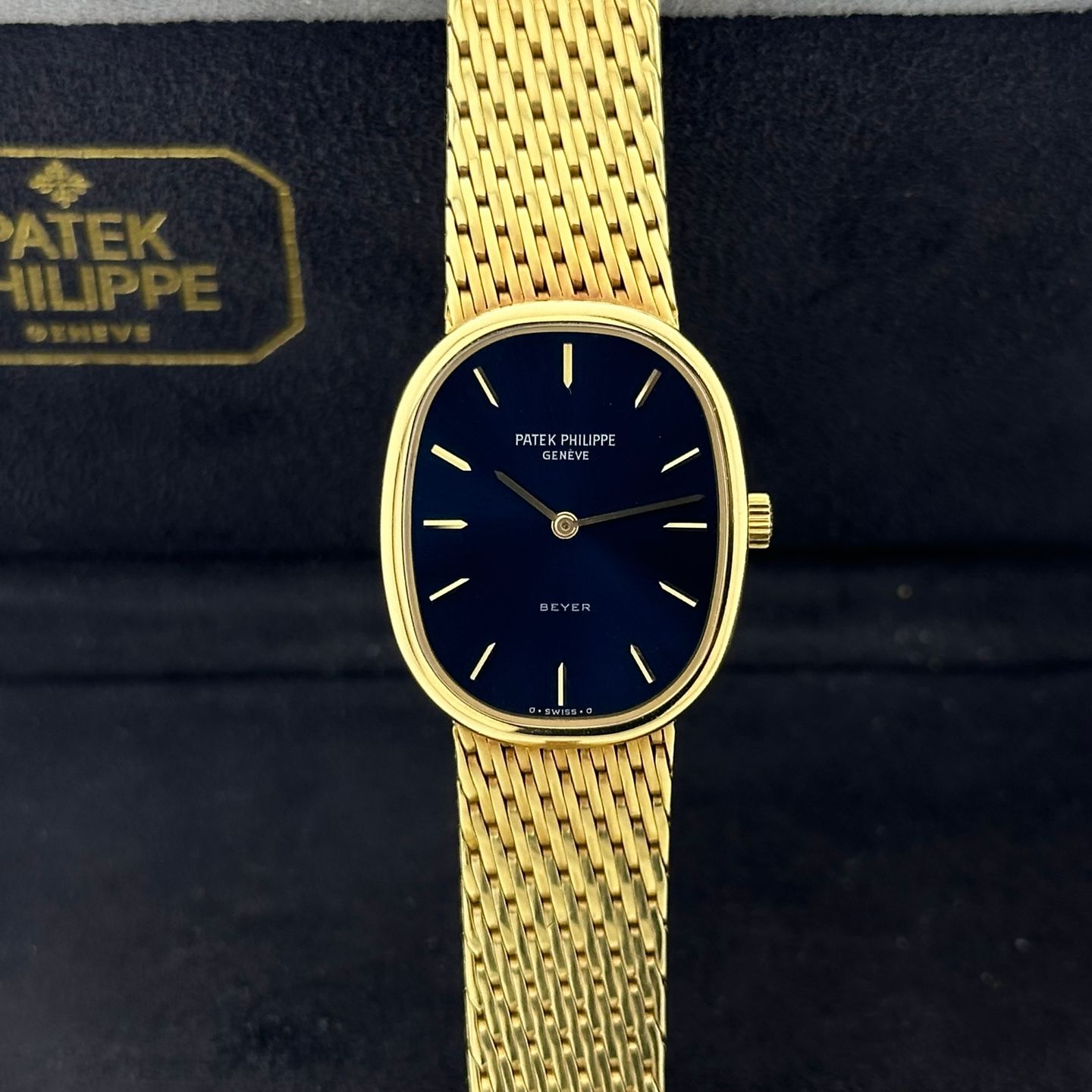 Patek Philippe Golden Ellipse 4226 - (1/8)