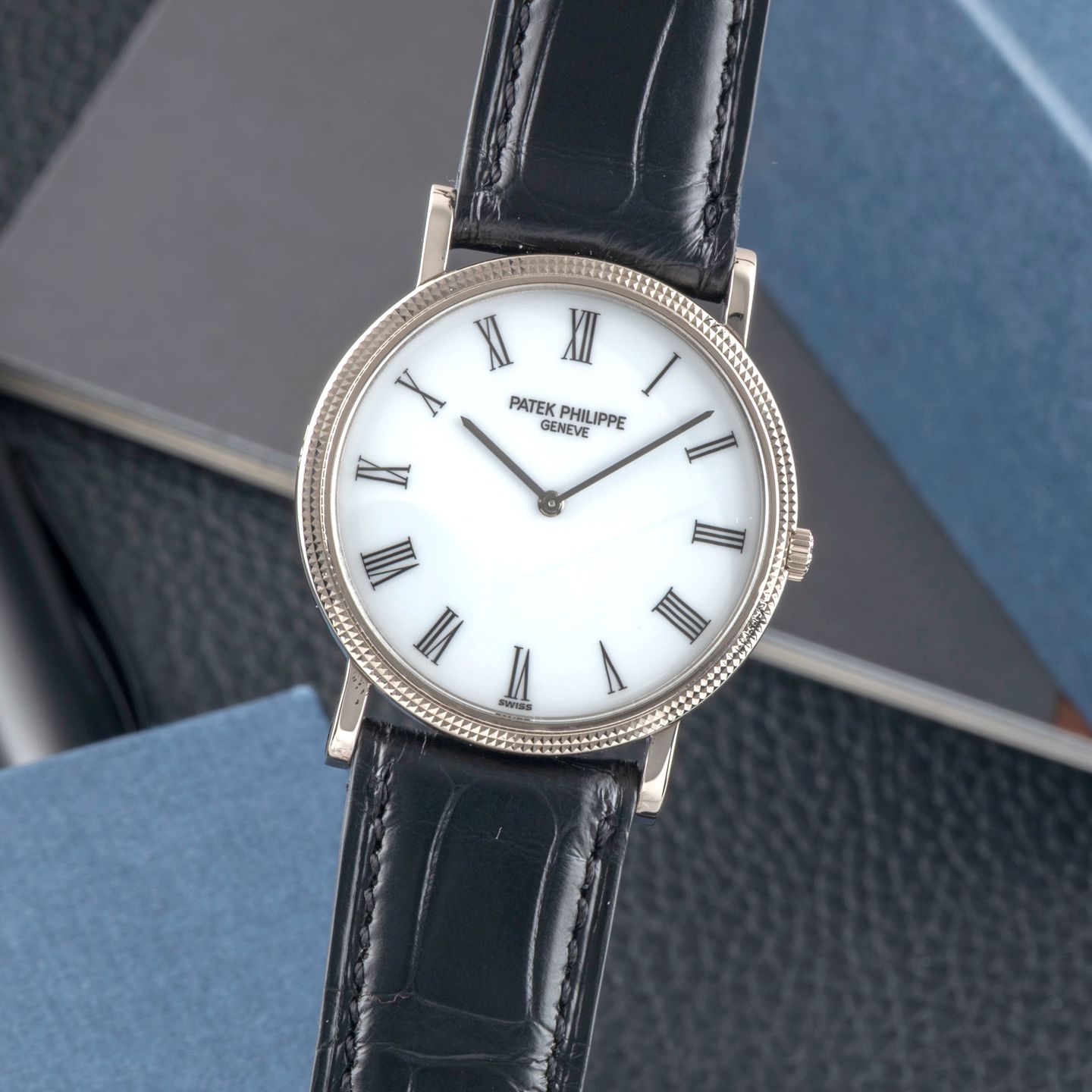 Patek Philippe Golden Ellipse 5738/1R-001 (1995) - Black dial 35 mm Rose Gold case (3/8)