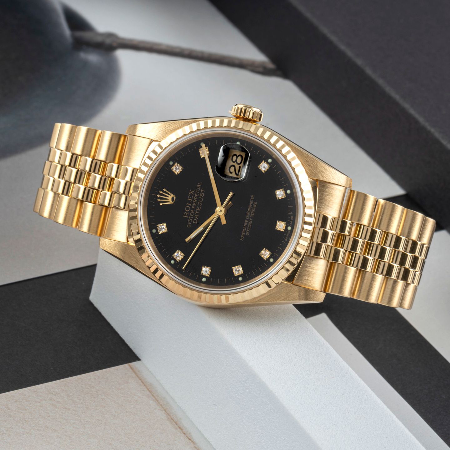 Rolex Datejust 36 16238 (Onbekend (willekeurig serienummer)) - Zwart wijzerplaat 36mm Geelgoud (2/8)