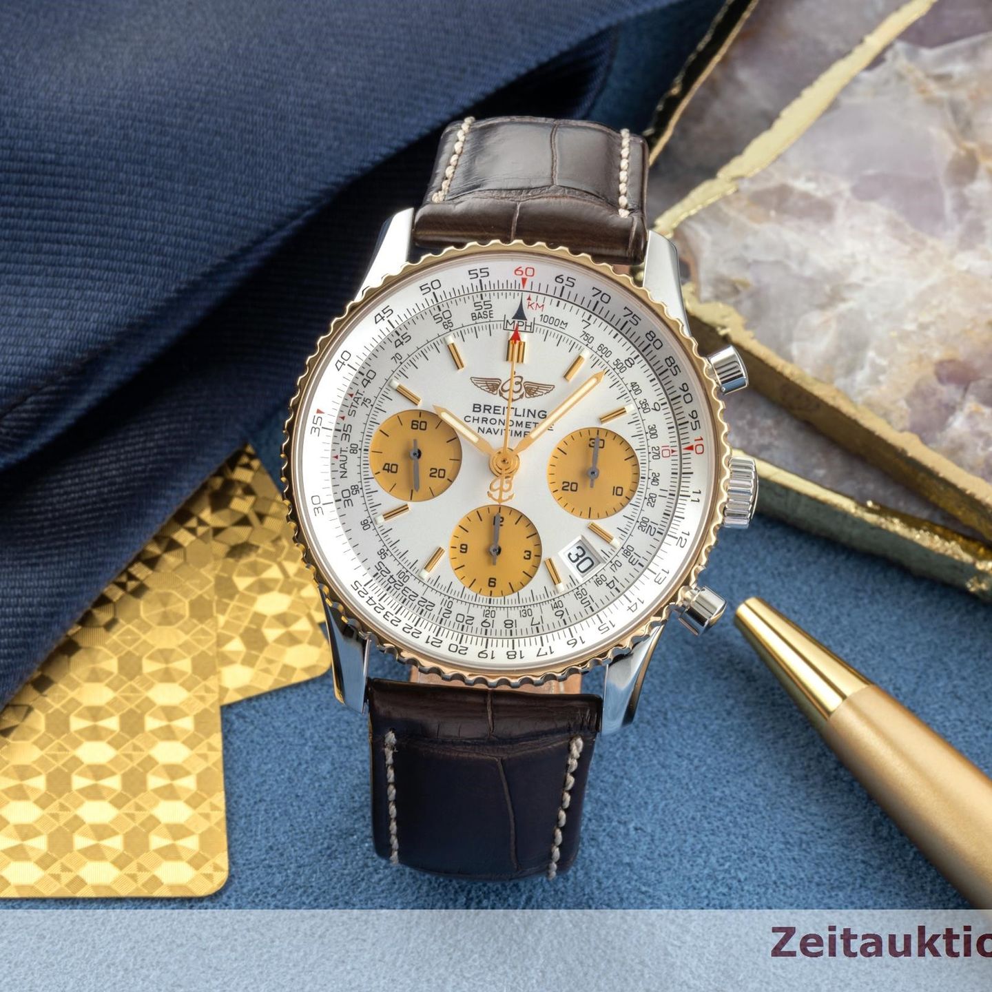 Breitling Navitimer D23322-121 (Unknown (random serial)) - Silver dial 42 mm Gold/Steel case (1/8)