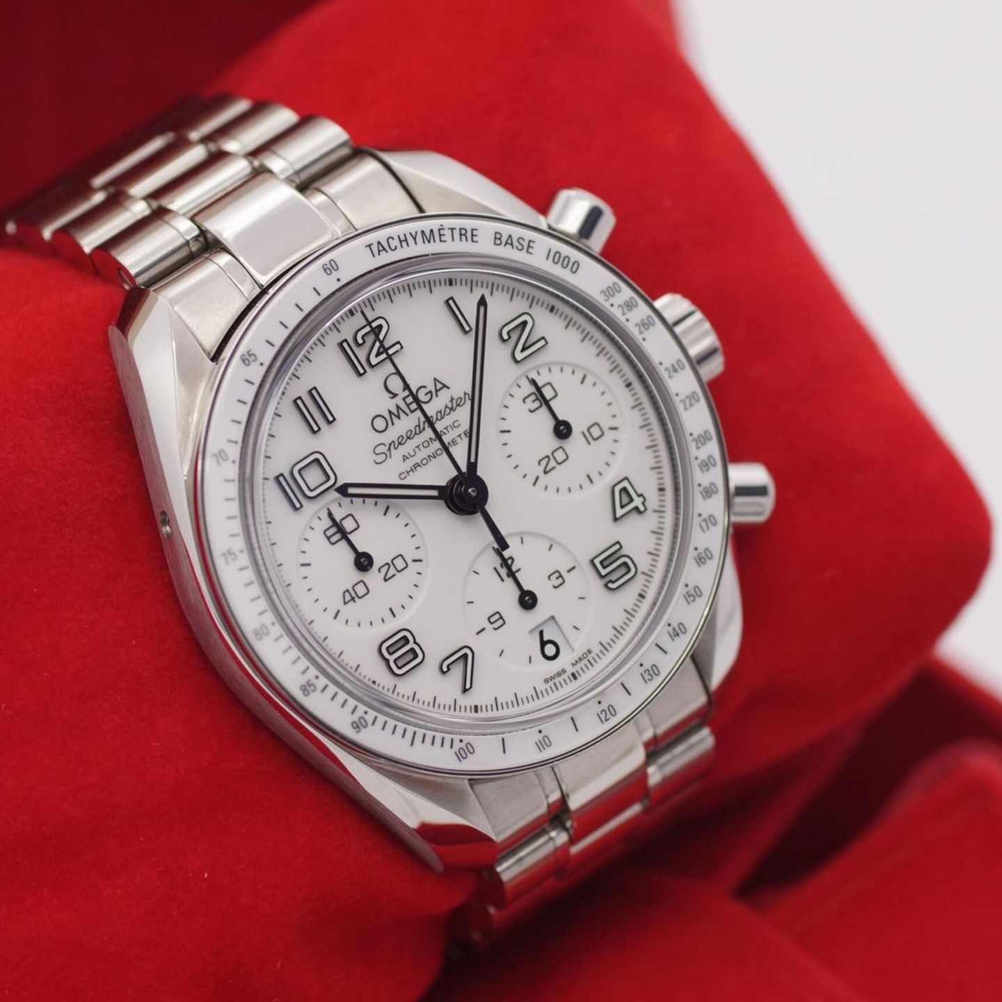 Omega Speedmaster Date 324.30.38.40.04.001 - (1/8)