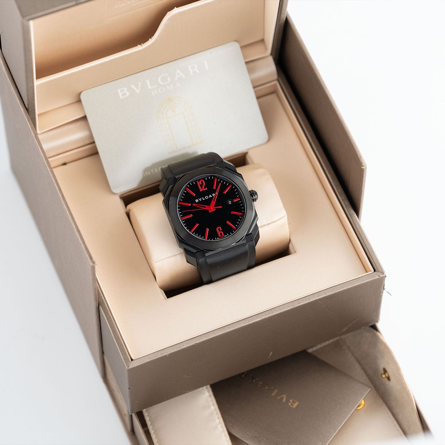 Bulgari Octo 102738 (2019) - Black dial 42 mm Steel case (8/8)