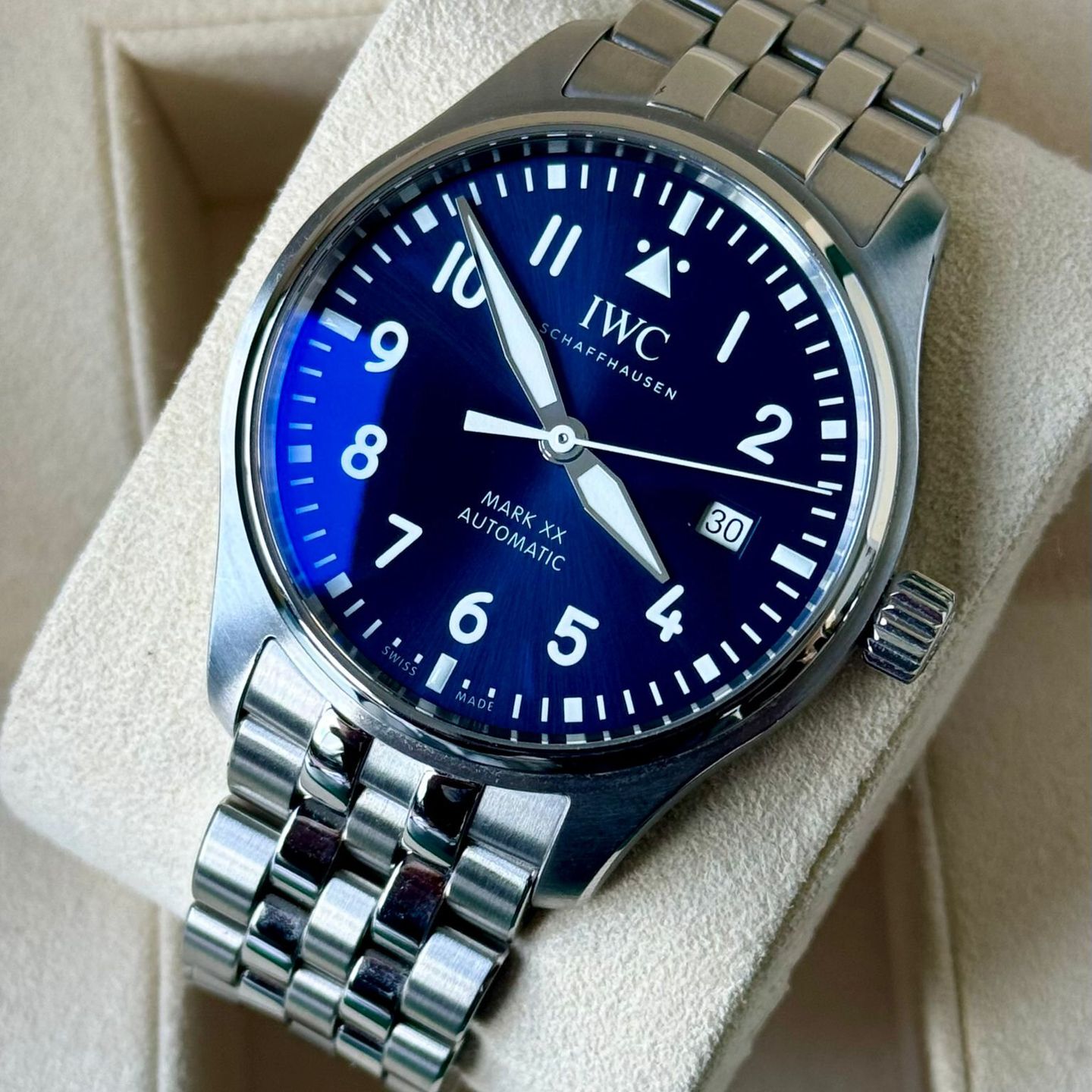 IWC Pilot Mark IW328204 (2024) - Blauw wijzerplaat 40mm Staal (3/7)