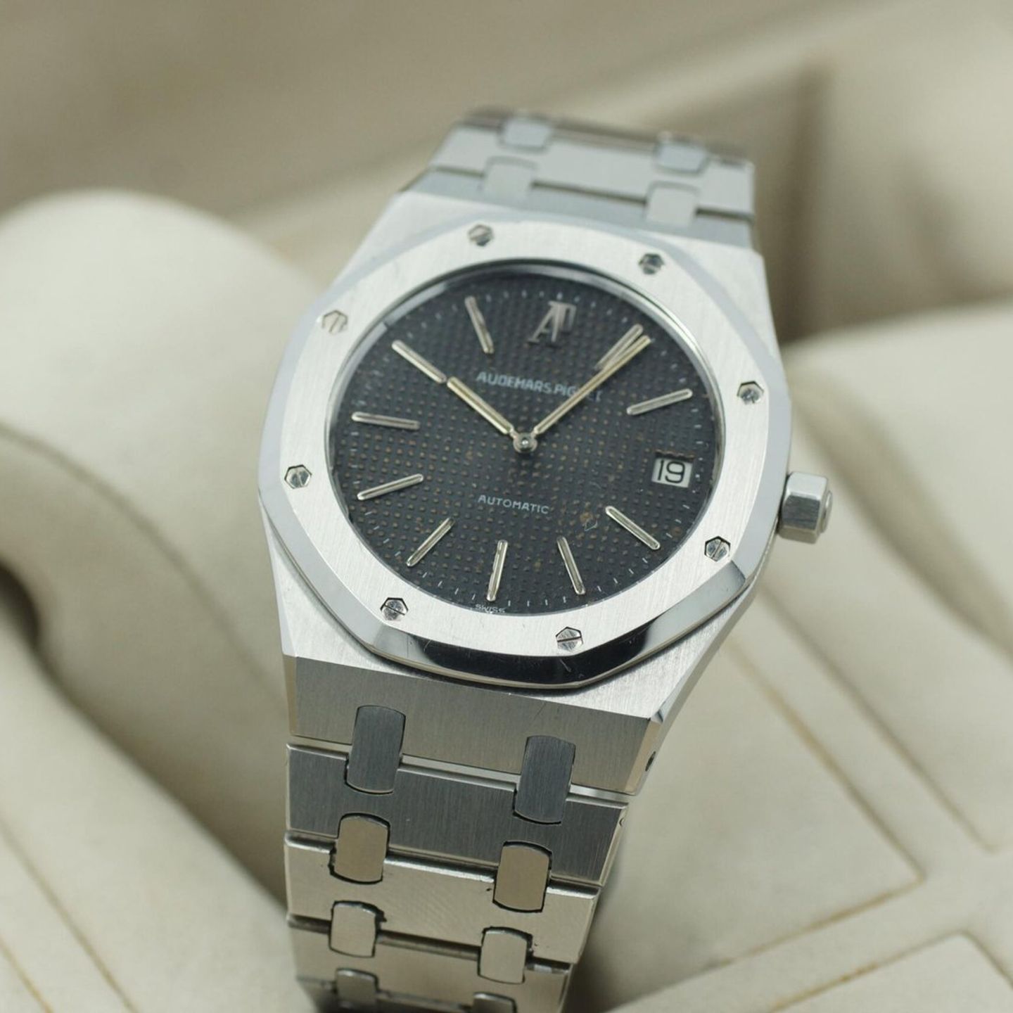 Audemars Piguet Royal Oak Jumbo 5402 (1980) - Grey dial 39 mm Steel case (2/8)
