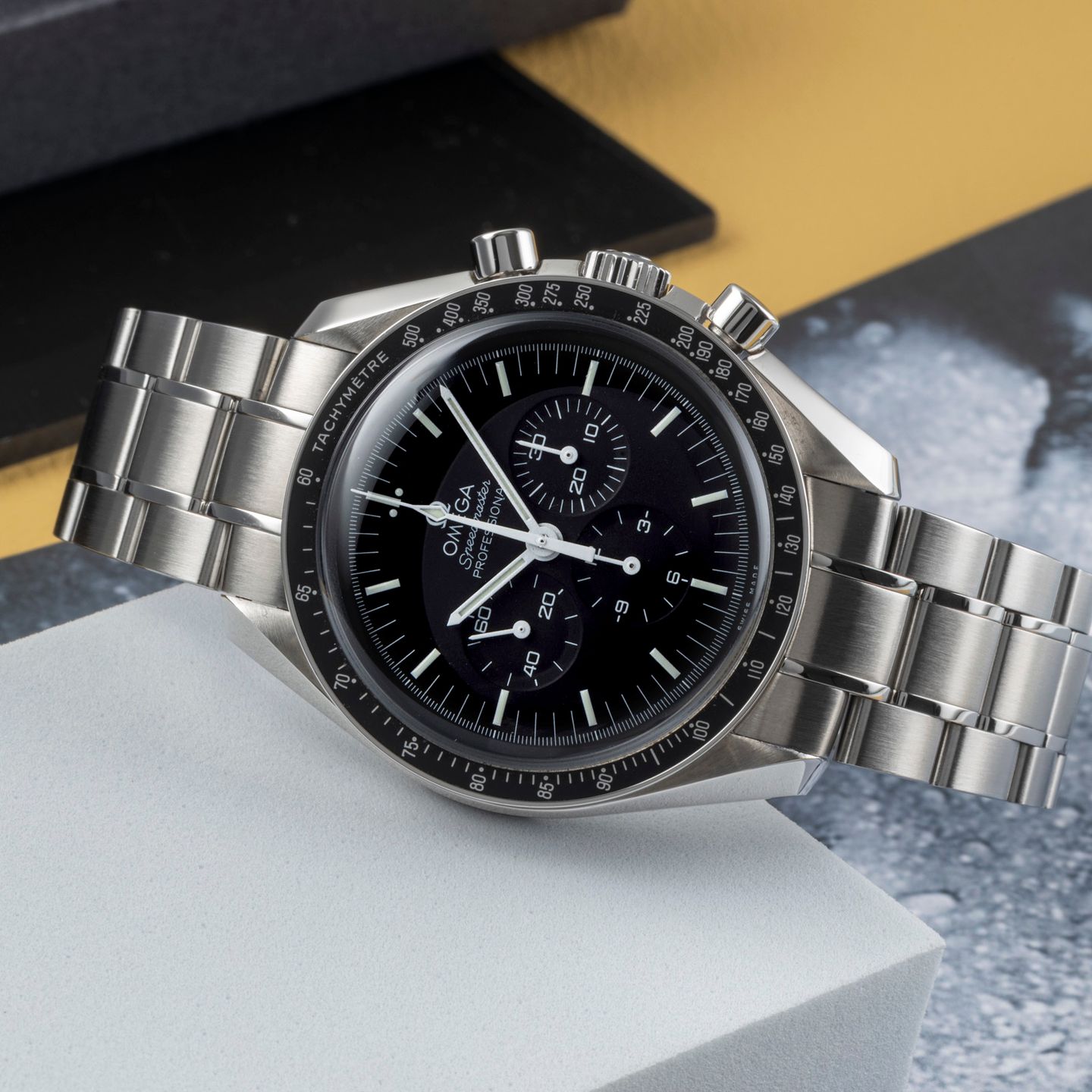 Omega Speedmaster Professional Moonwatch 311.30.42.30.01.005 (Unknown (random serial)) - Black dial 42 mm Steel case (2/8)