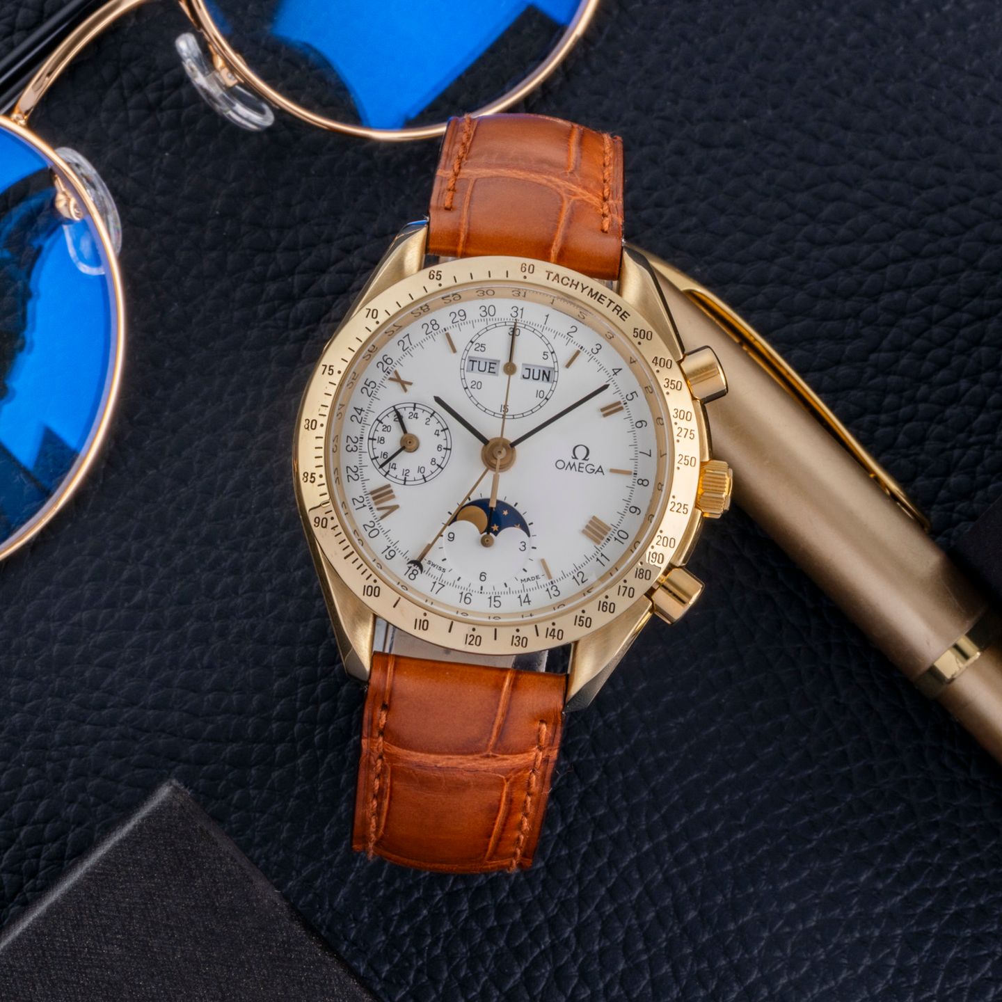 Omega Speedmaster Reduced 3131.20 (Unknown (random serial)) - White dial 39 mm Yellow Gold case (1/8)