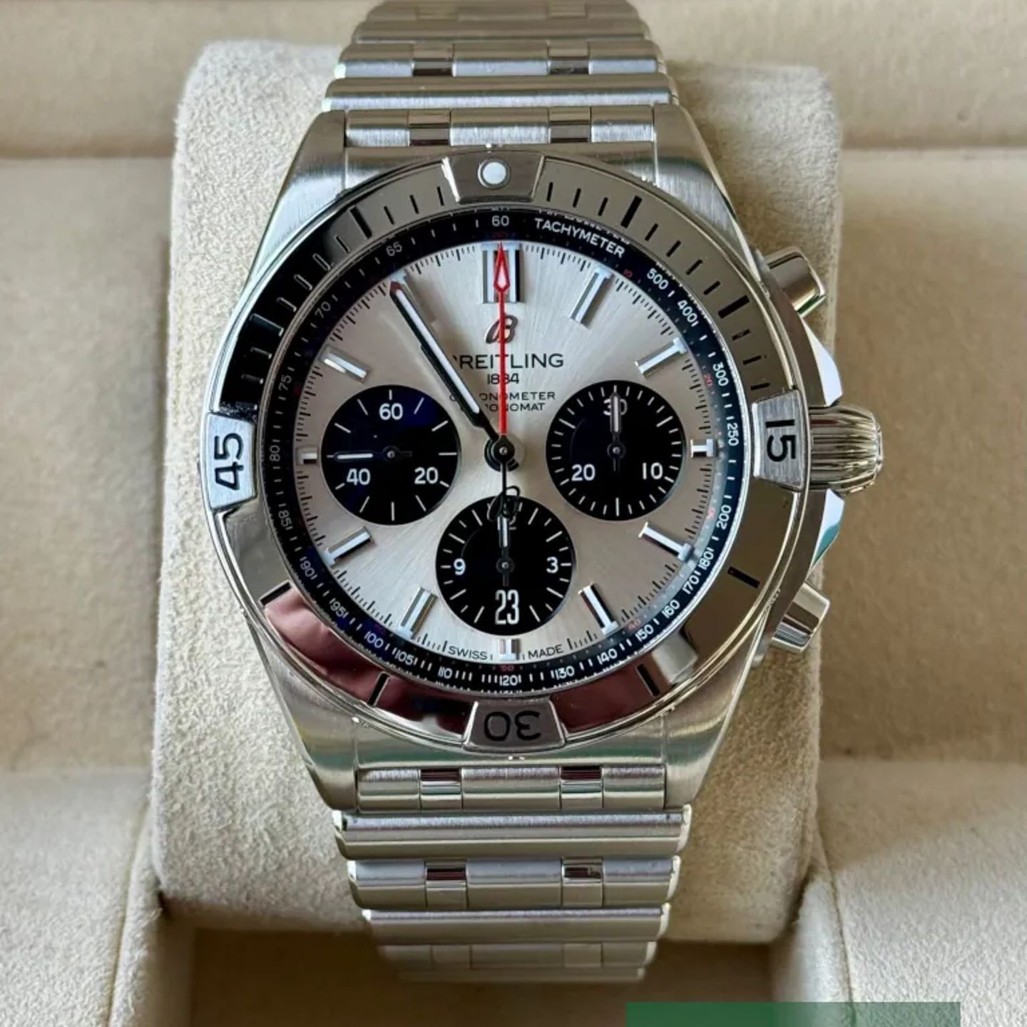 Breitling Chronomat 42 AB0134101G1A1 (2021) - Silver dial 42 mm Steel case (2/7)