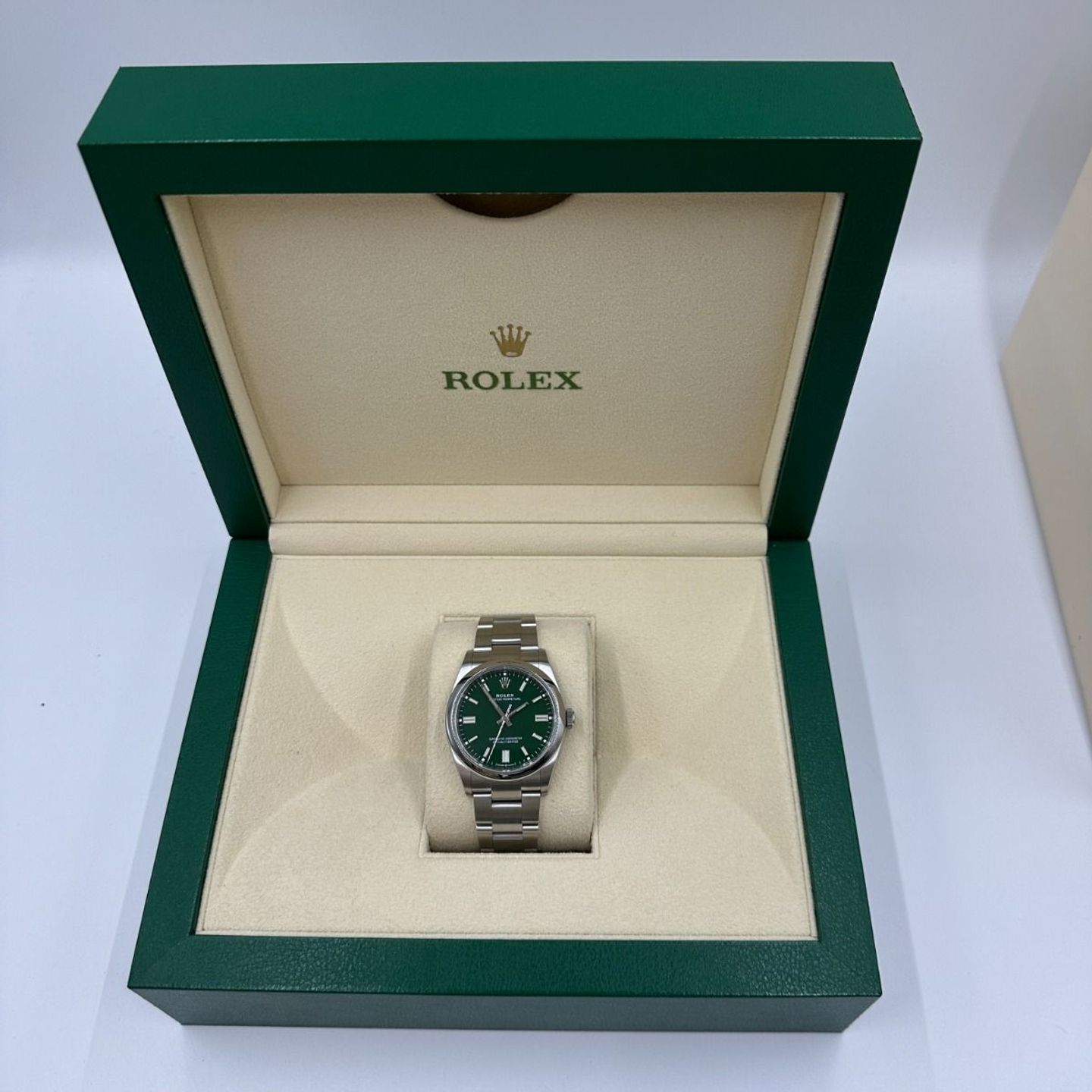 Rolex Oyster Perpetual 36 126000 (2024) - Green dial 36 mm Steel case (3/8)