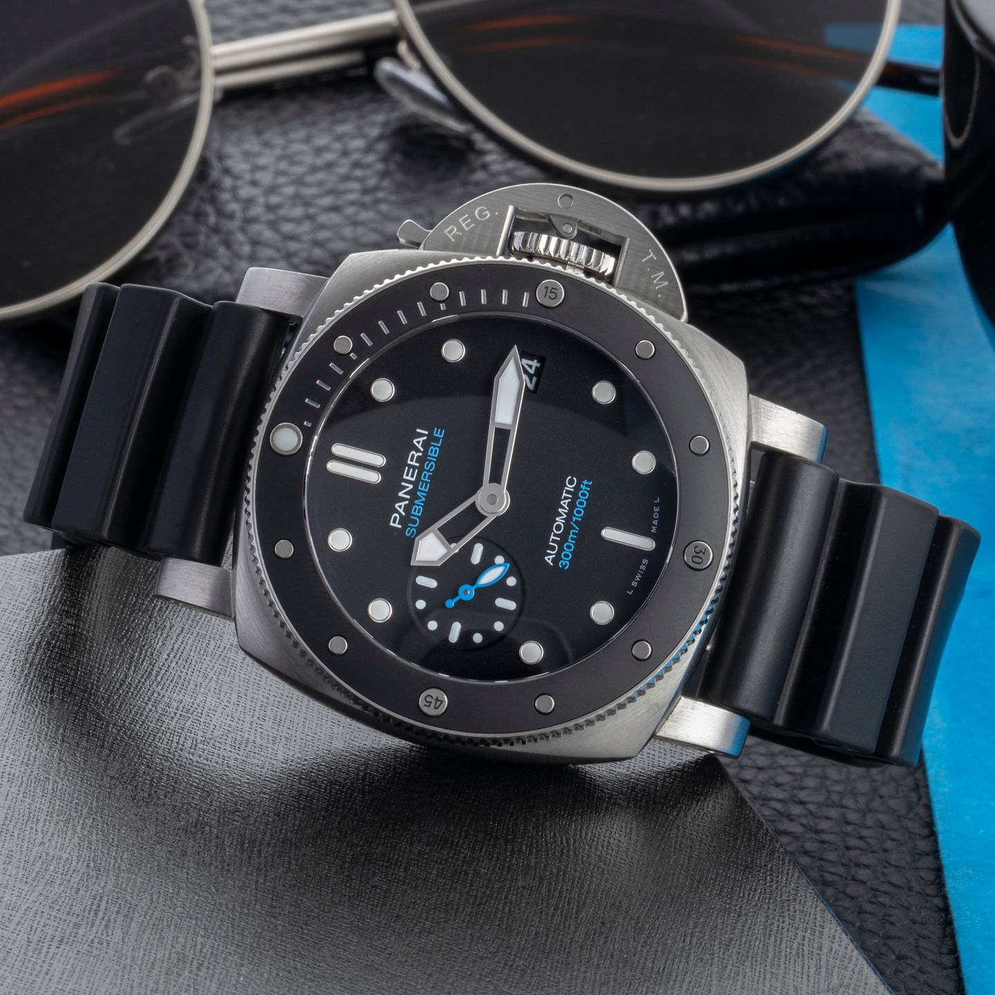 Panerai Luminor Submersible PAM00683 - (2/8)
