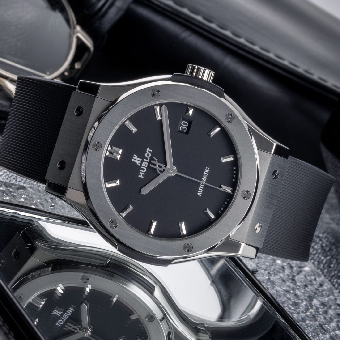 Hublot Classic Fusion 542.NX.1171.RX (2018) - Black dial 42 mm Titanium case (2/8)