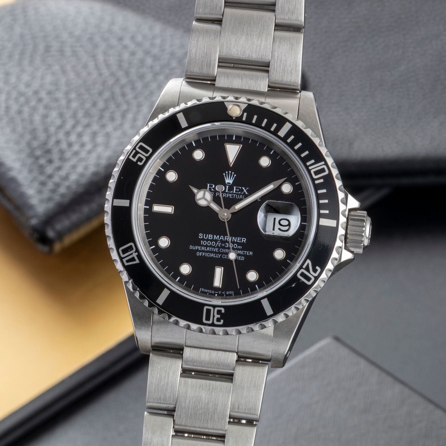 Rolex Submariner Date 16610 (1993) - Zwart wijzerplaat 40mm Staal (3/8)