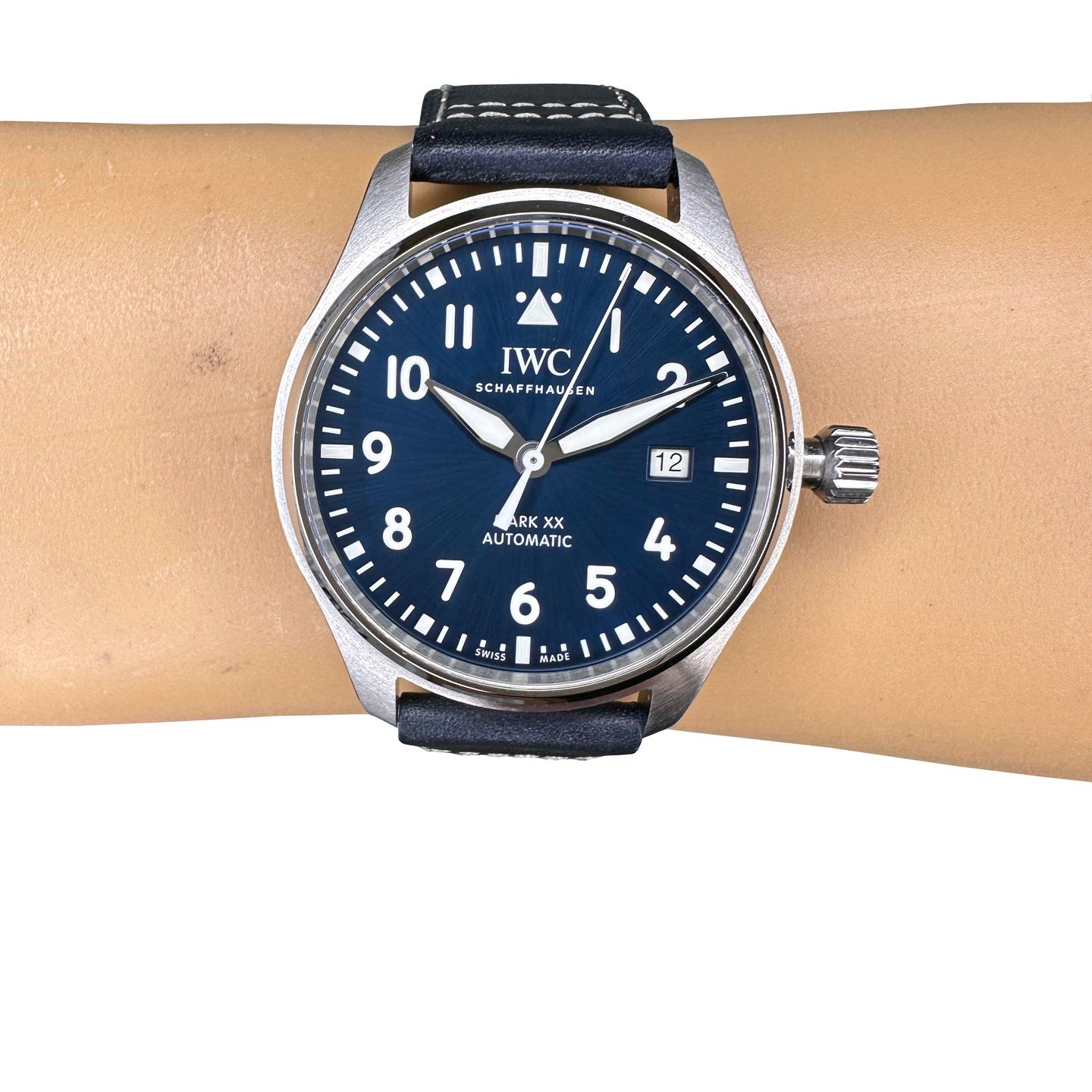 IWC Pilot Mark IW328203 (2024) - Blauw wijzerplaat 40mm Staal (2/8)