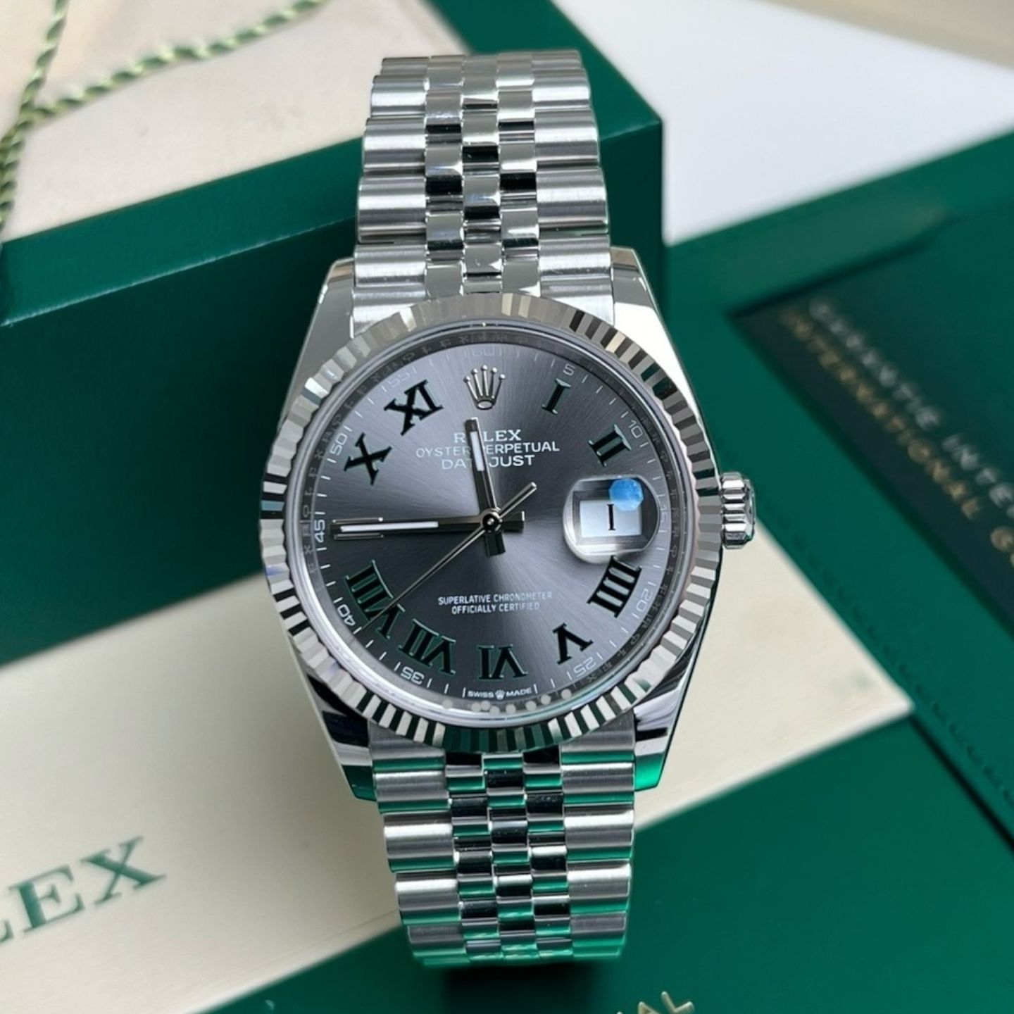 Rolex Datejust 36 126234 (2024) - Grijs wijzerplaat 36mm Staal (1/6)