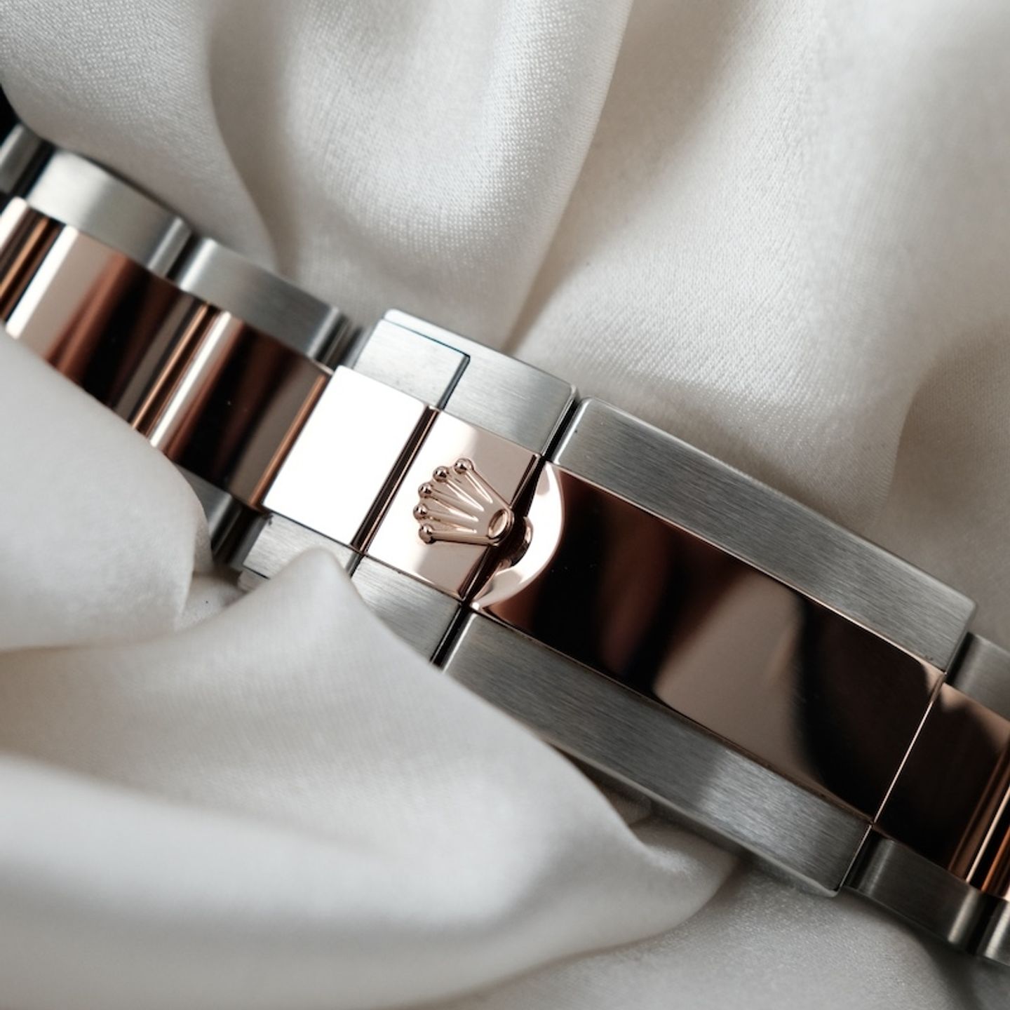 Rolex GMT-Master II 126711CHNR (2025) - Zwart wijzerplaat 40mm Goud/Staal (6/8)