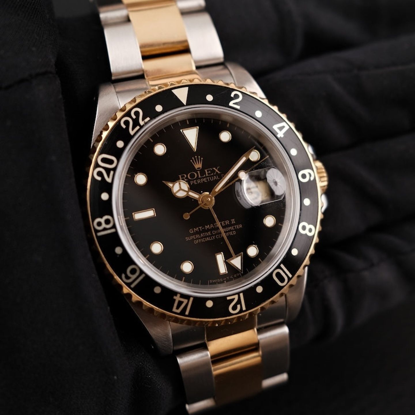 Rolex GMT-Master II 16713 (1990) - Black dial 40 mm Gold/Steel case (1/8)