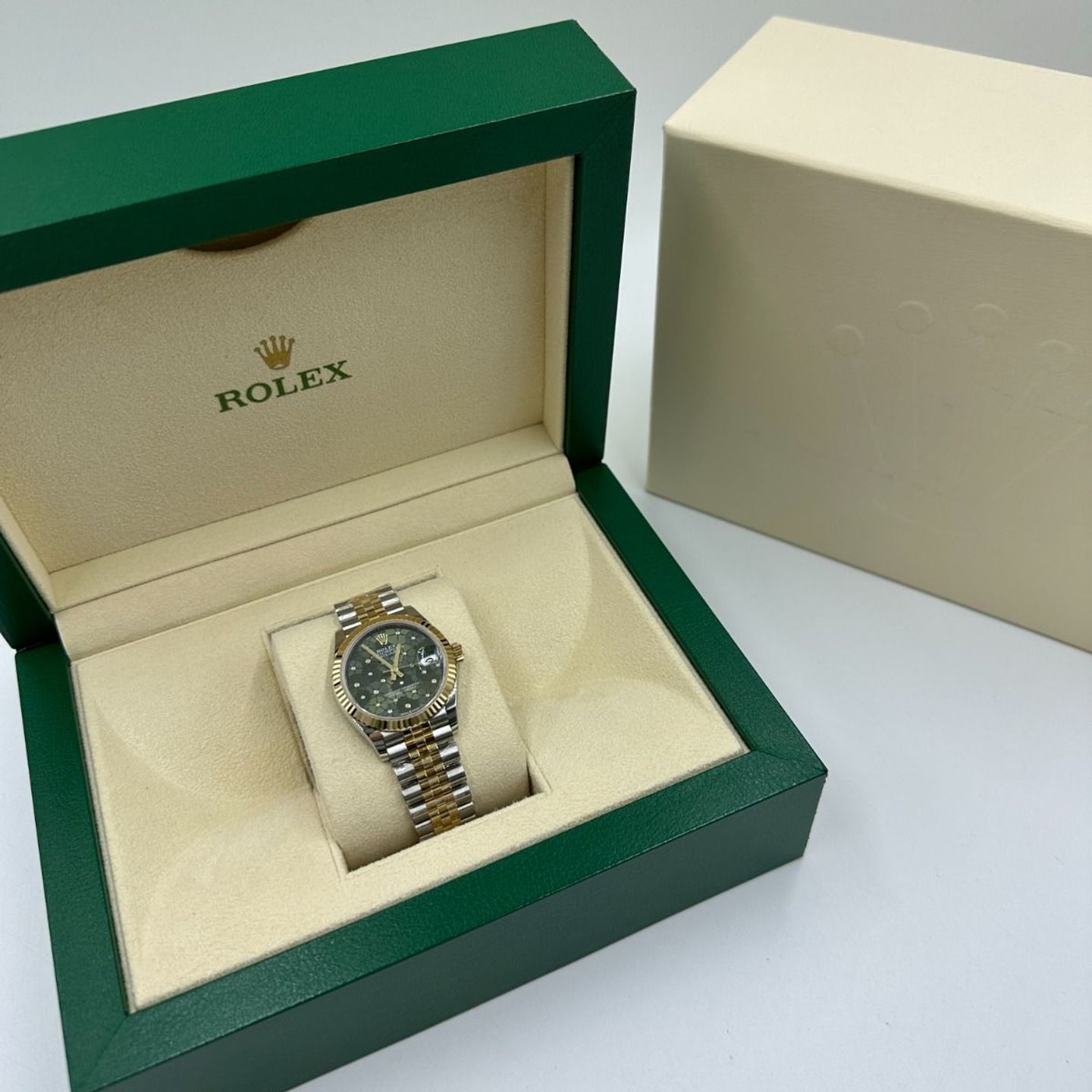 Rolex Datejust 31 278273 (2024) - Green dial 31 mm Steel case (3/8)