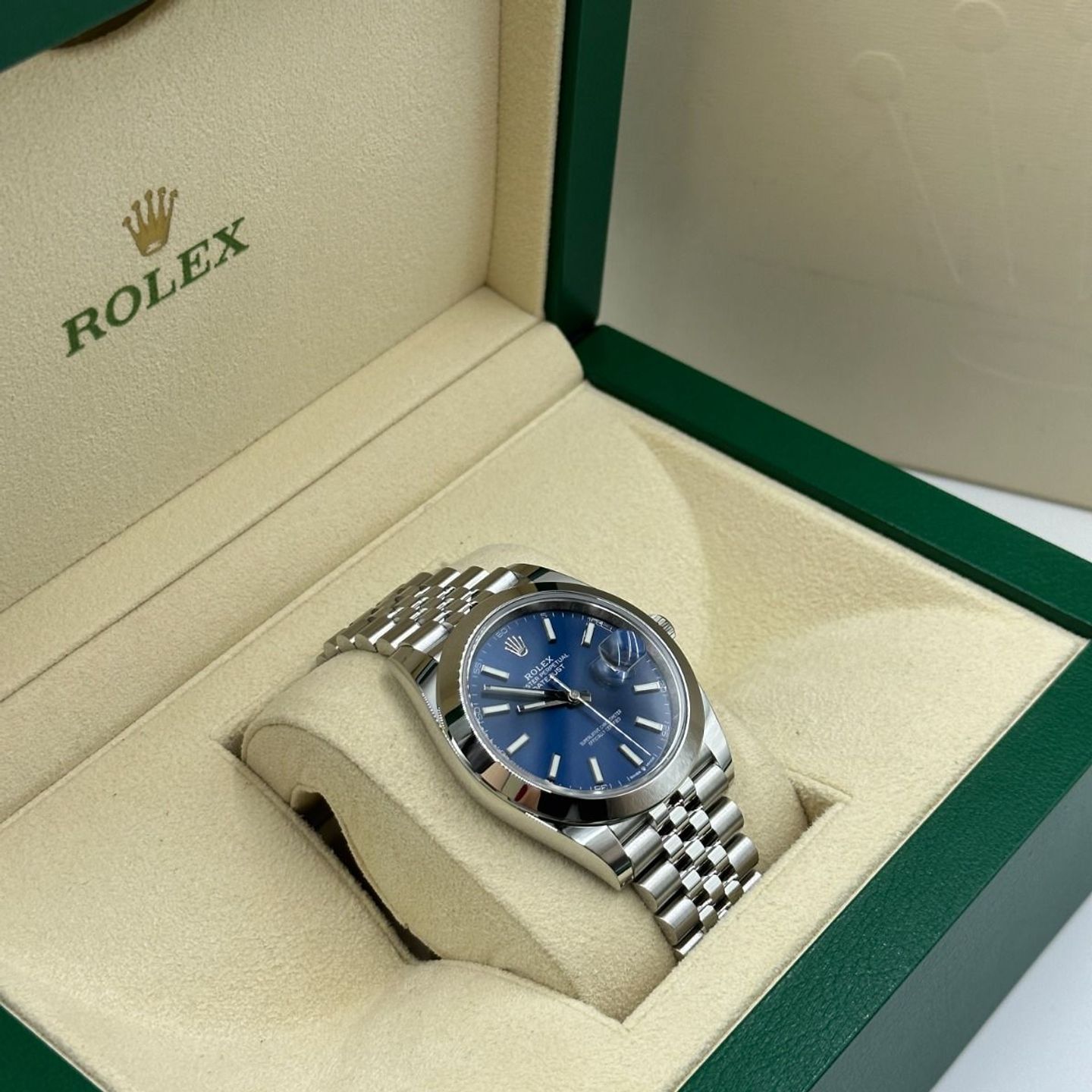 Rolex Datejust 41 126300 (2024) - Blauw wijzerplaat 41mm Staal (3/8)