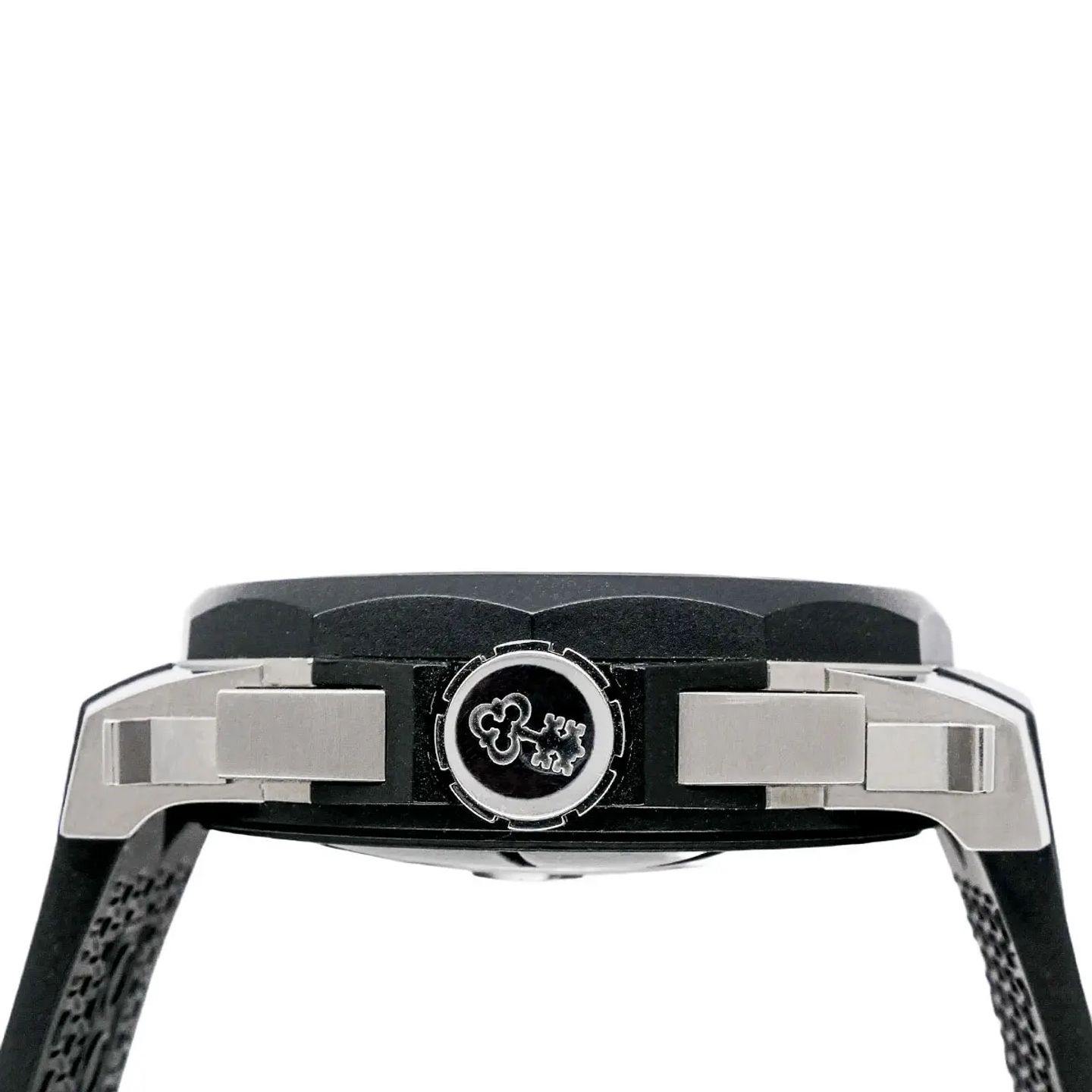 Corum Admiral's Cup Challenger 753.935.06/0371 AN52 (2009) - Black dial 49 mm Titanium case (2/6)