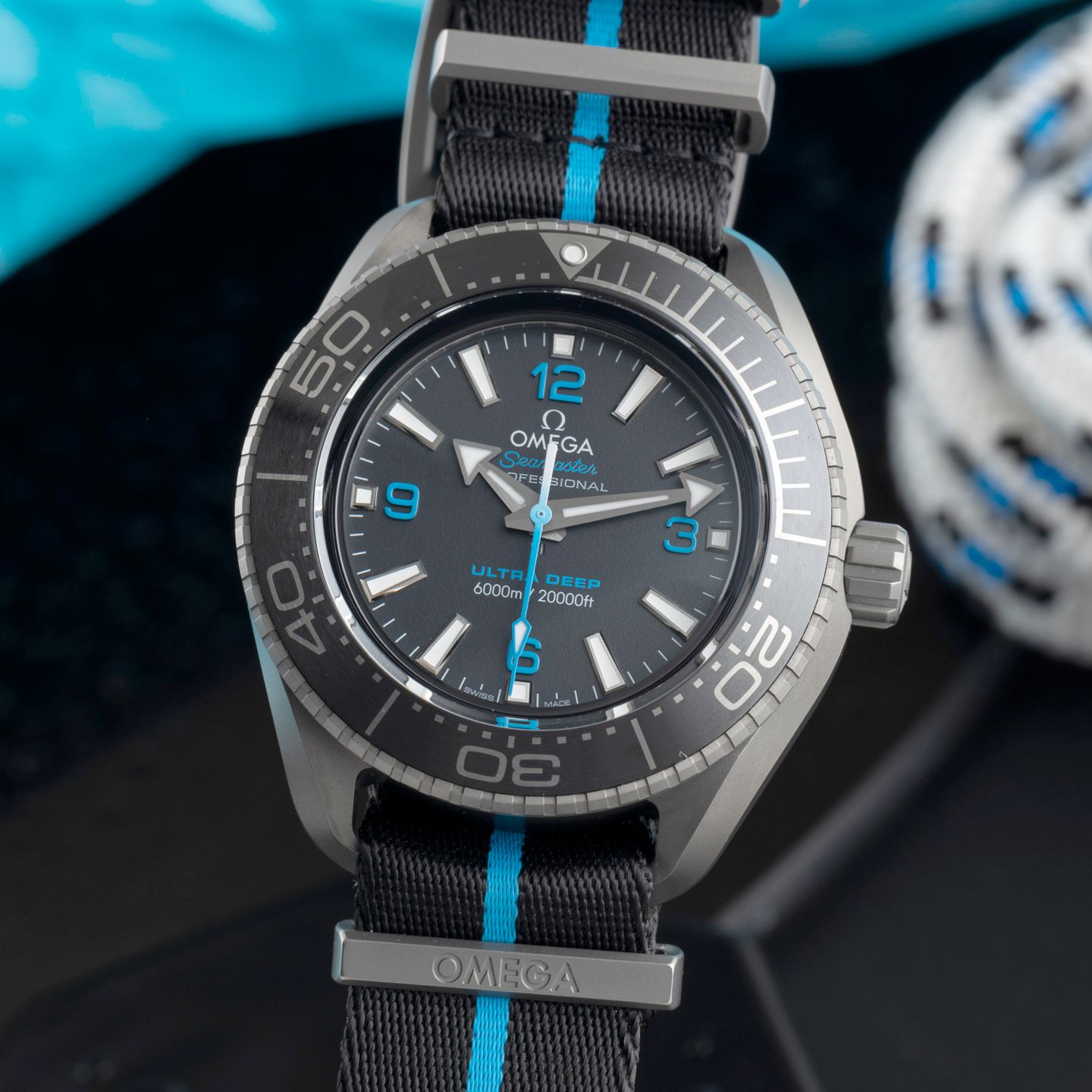 Omega Seamaster Planet Ocean 215.92.46.21.01.001 (2022) - Black dial 46 mm Titanium case (3/8)