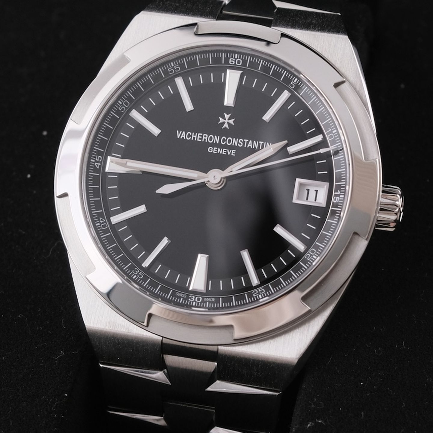 Vacheron Constantin Overseas 4500V/110A-B483 (2021) - Black dial 42 mm Steel case (4/8)