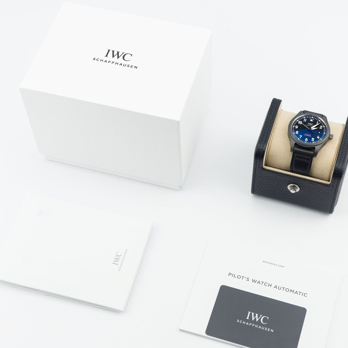 IWC Pilot IW326901 (2023) - Zwart wijzerplaat 41mm Keramiek (2/8)