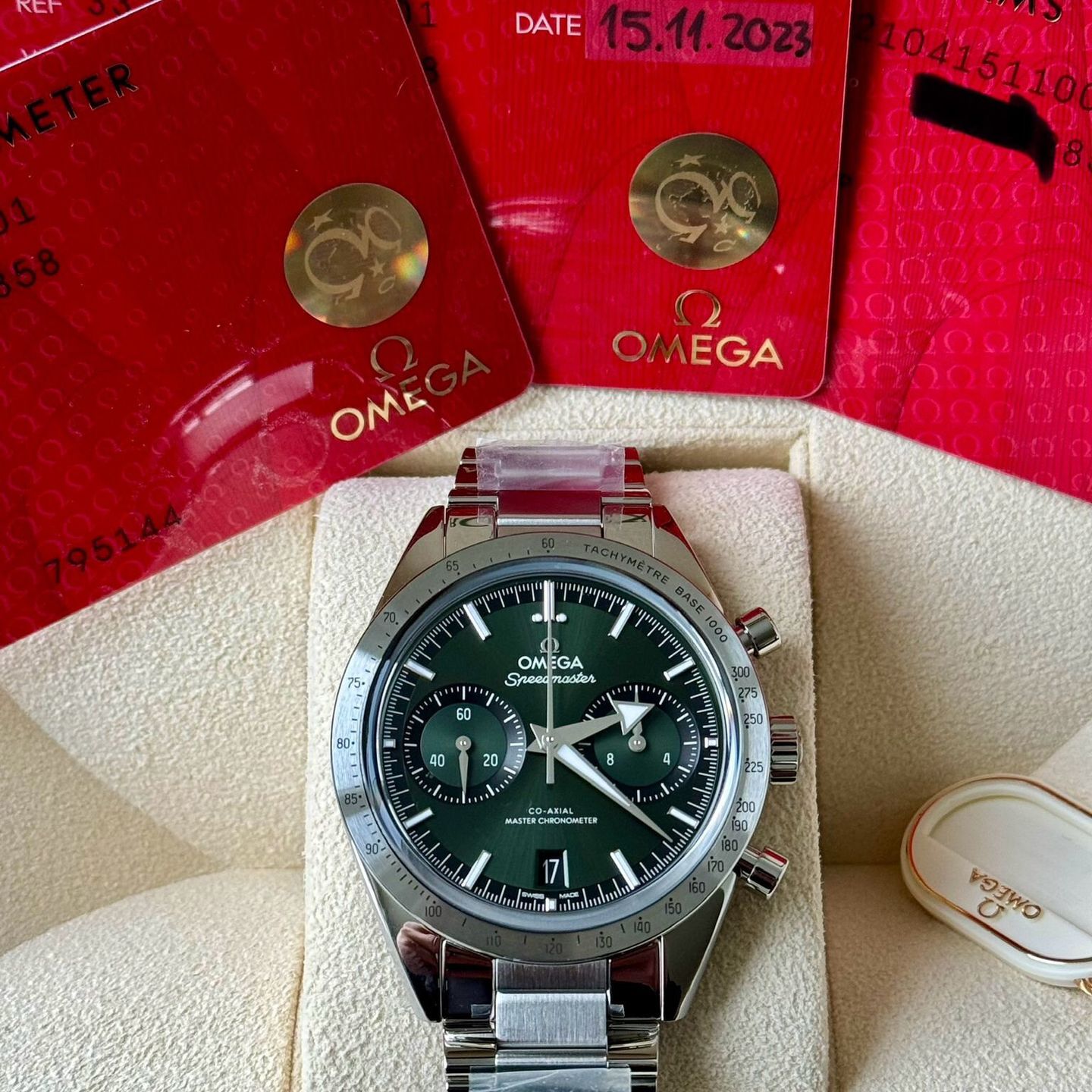 Omega Speedmaster '57 332.10.41.51.10.001 (2023) - Green dial 41 mm Steel case (7/7)