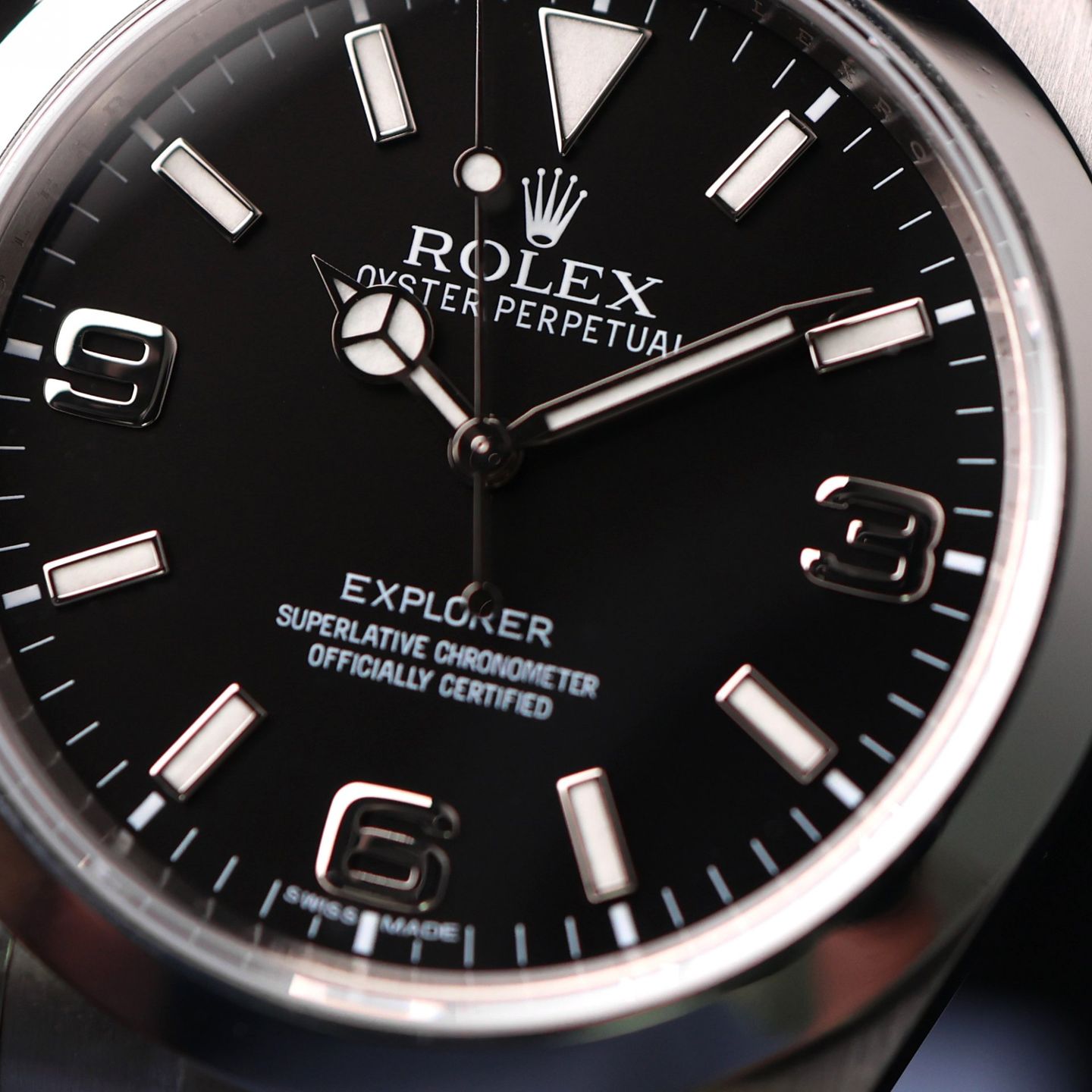Rolex Explorer 214270 - (2/3)