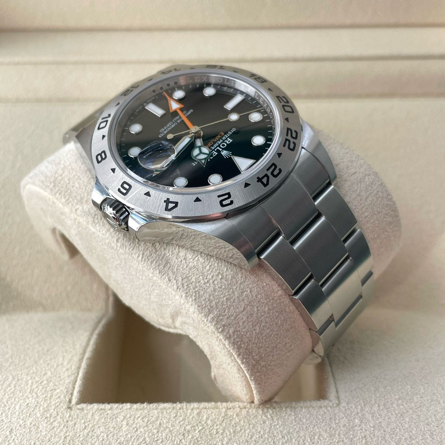 Rolex Explorer II 226570 - (3/7)