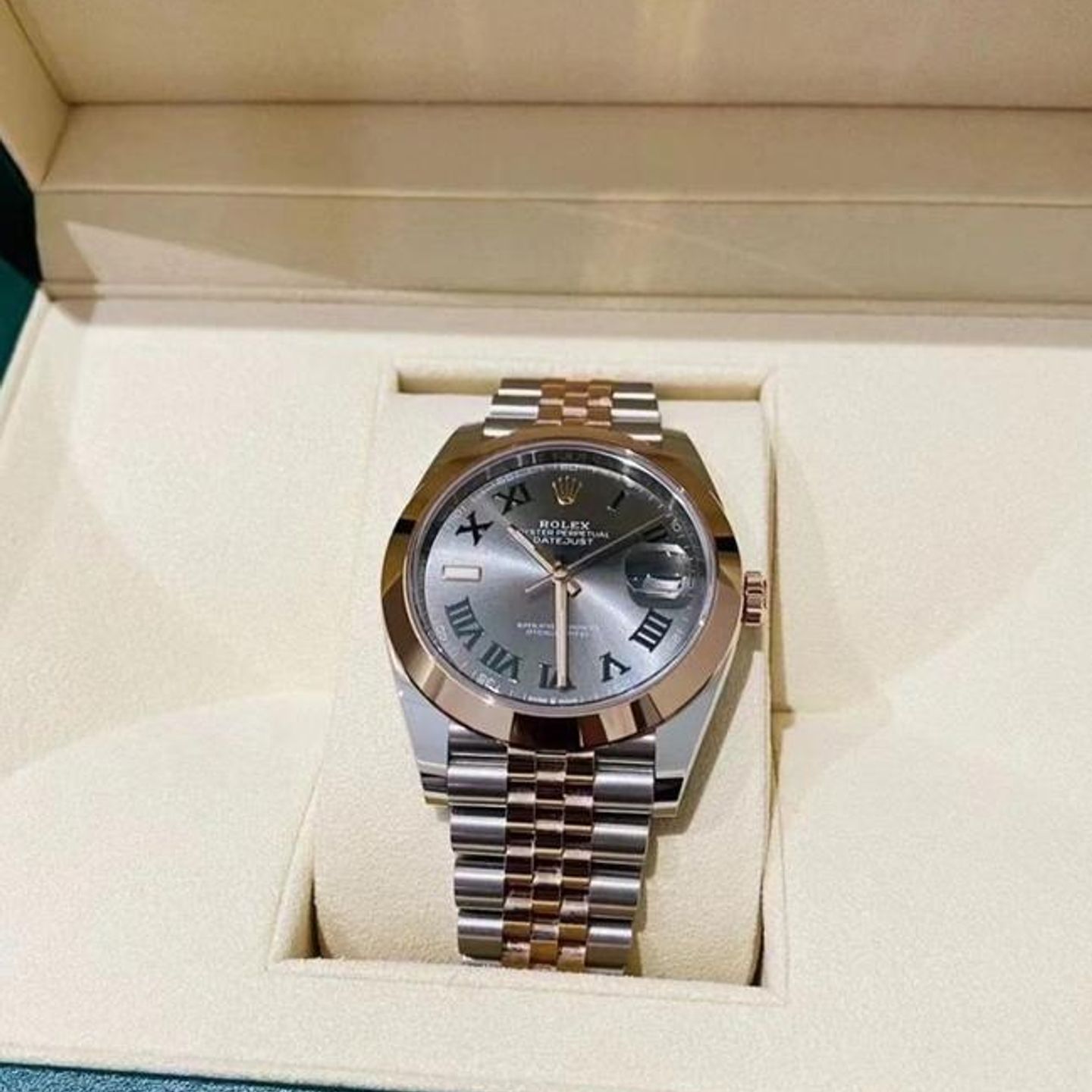 Rolex Datejust 126201 - (3/4)