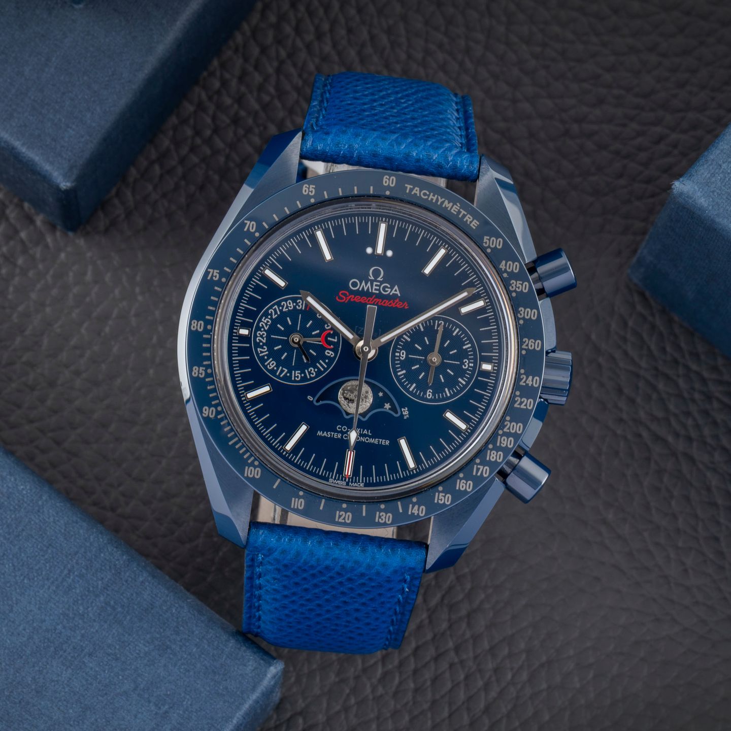 Omega Speedmaster Moonphase 304.93.44.52.03.001 (Unknown (random serial)) - Blue dial 44 mm Ceramic case (1/8)
