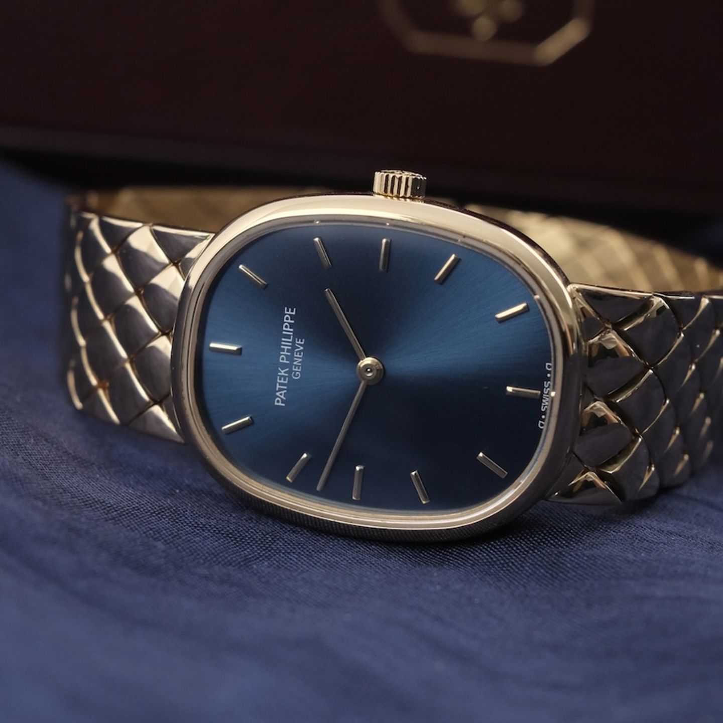 Patek Philippe Golden Ellipse 5738/1R-001 - (7/8)