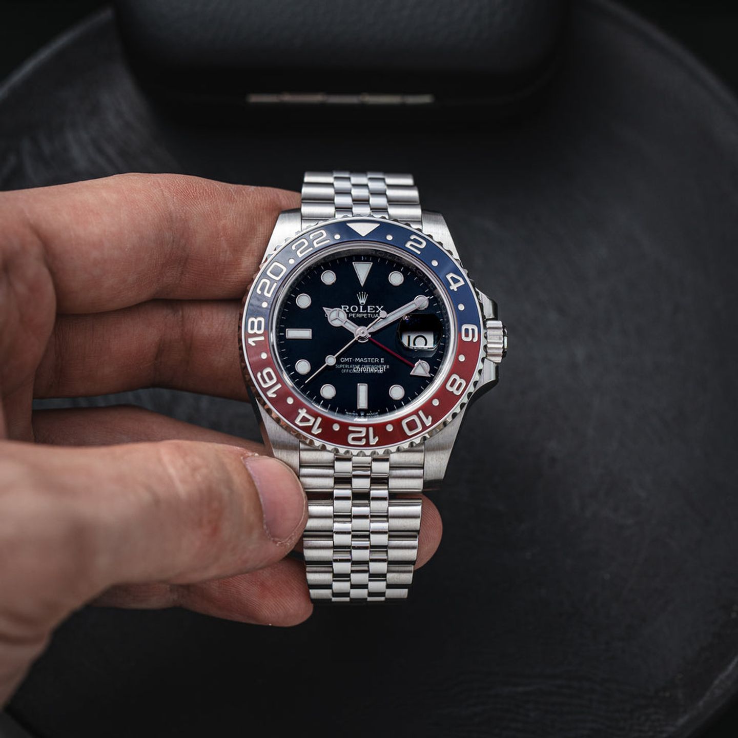 Rolex GMT-Master II 126710BLRO (2021) - Black dial 40 mm Steel case (2/8)
