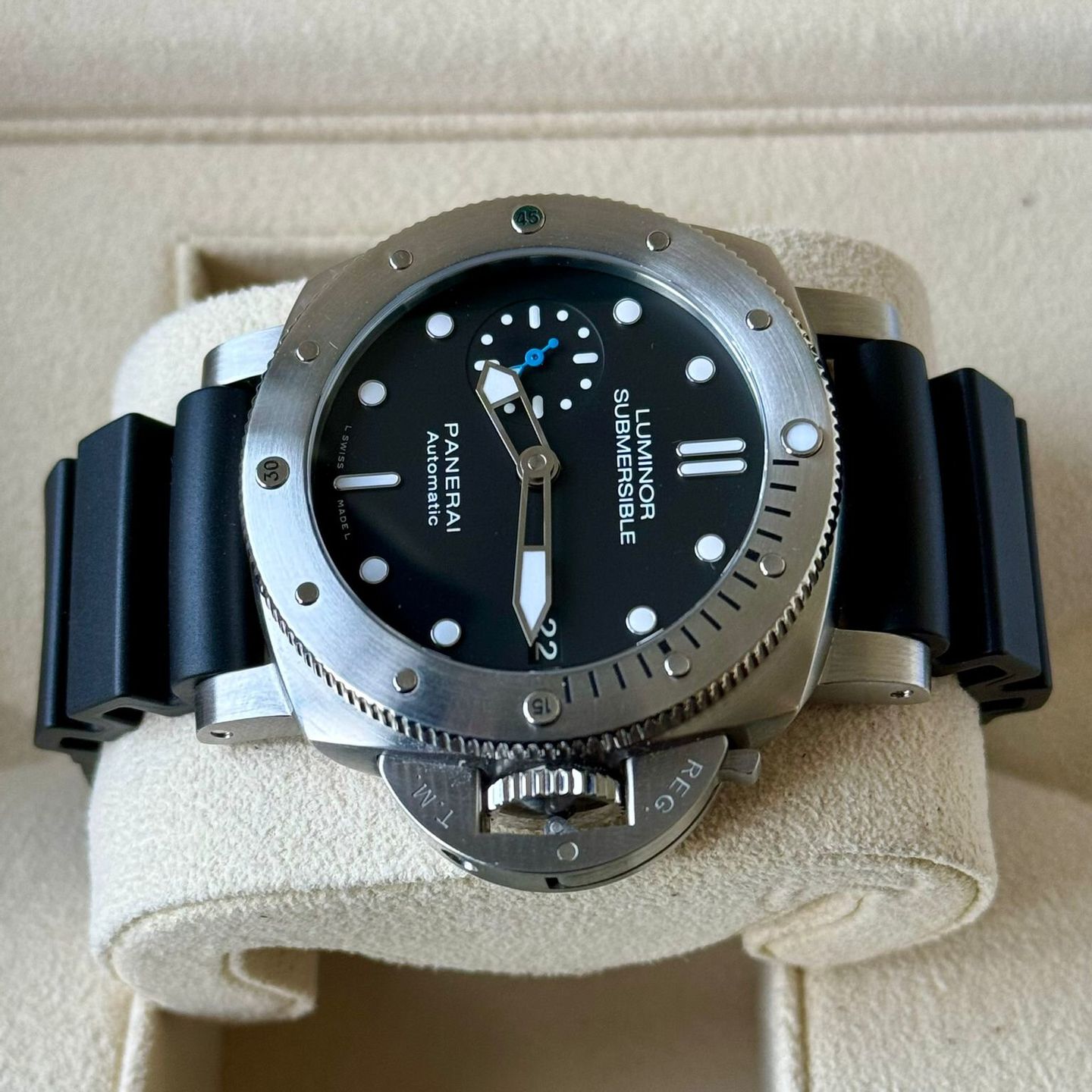 Panerai Luminor Submersible 1950 3 Days Automatic PAM00682 (2018) - Zwart wijzerplaat 42mm Staal (4/7)