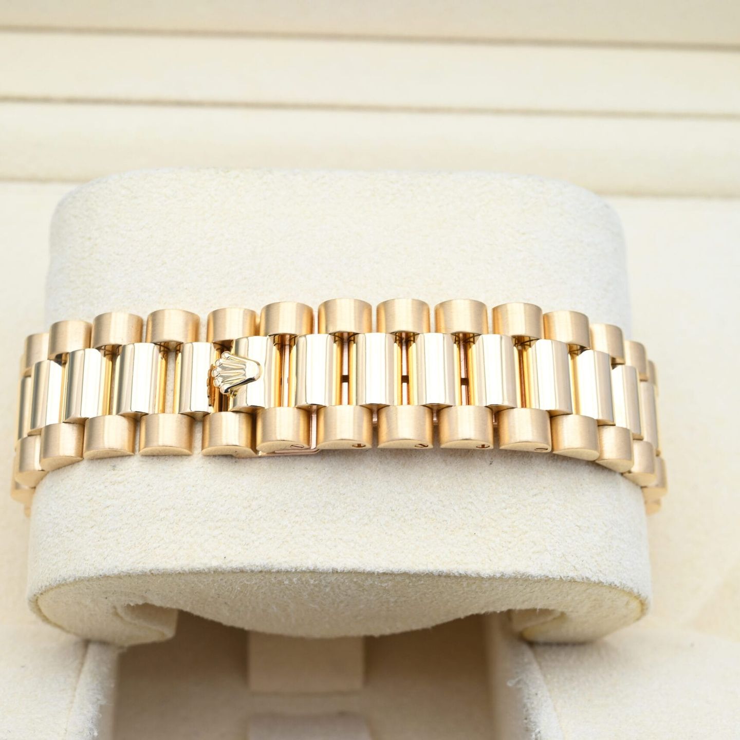 Rolex Day-Date 36 118238 (2002) - Champagne wijzerplaat 36mm Geelgoud (6/8)