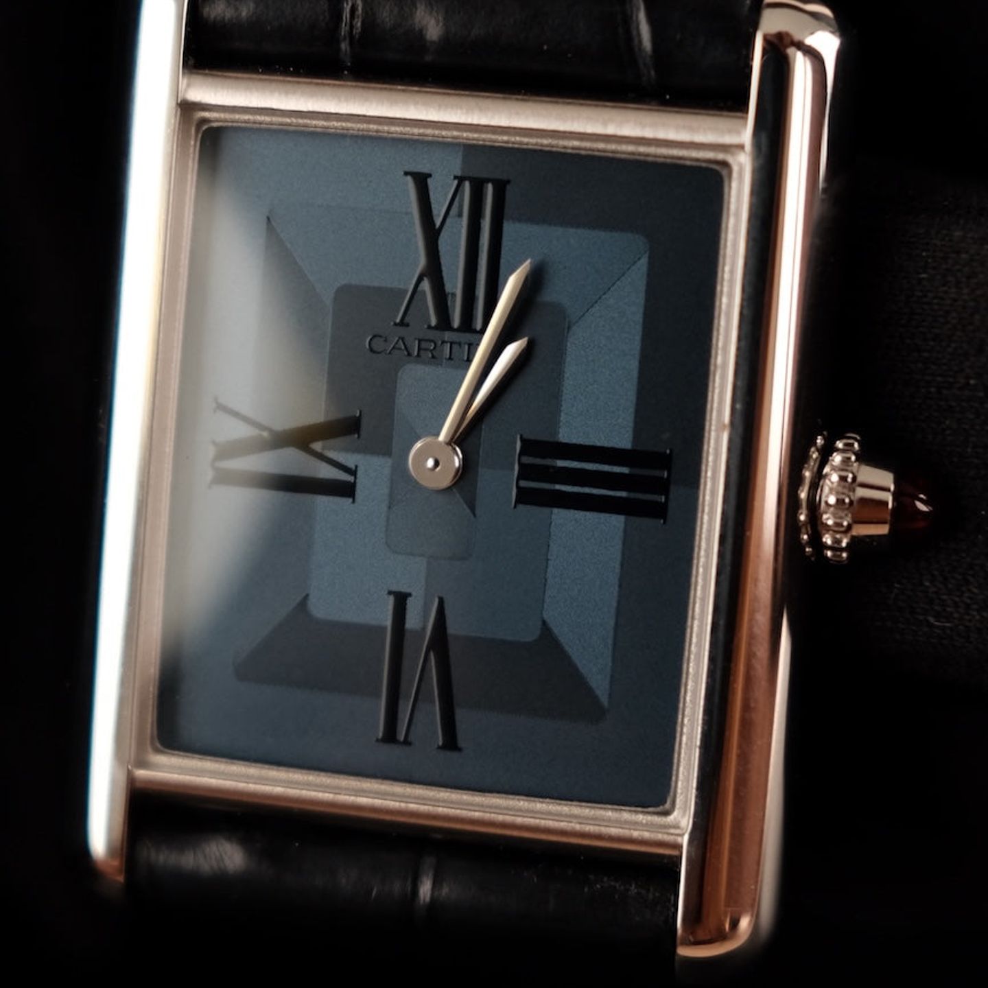 Cartier Tank Louis Cartier WGTA0121 (2023) - Blauw wijzerplaat 26mm Platina (1/8)