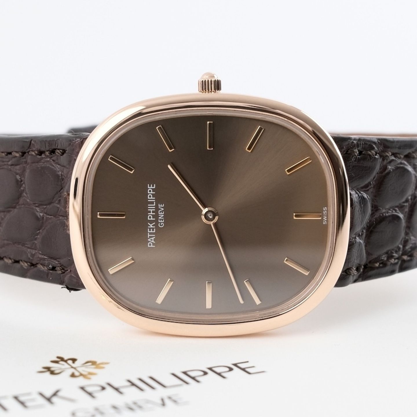 Patek Philippe Golden Ellipse 3738/100 (2007) - Brown dial 32 mm Yellow Gold case (1/8)