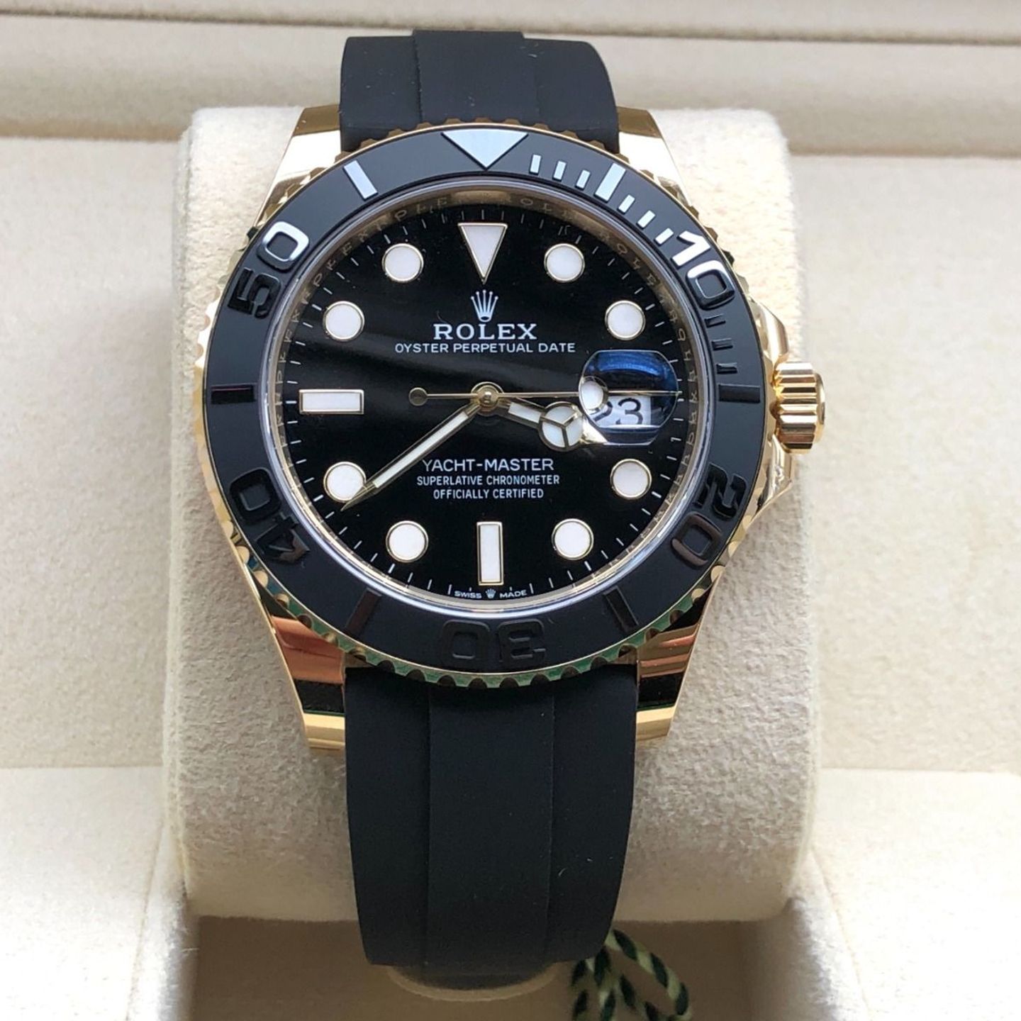 Rolex Yacht-Master 42 226658 (2022) - Black dial 40 mm Yellow Gold case (3/8)