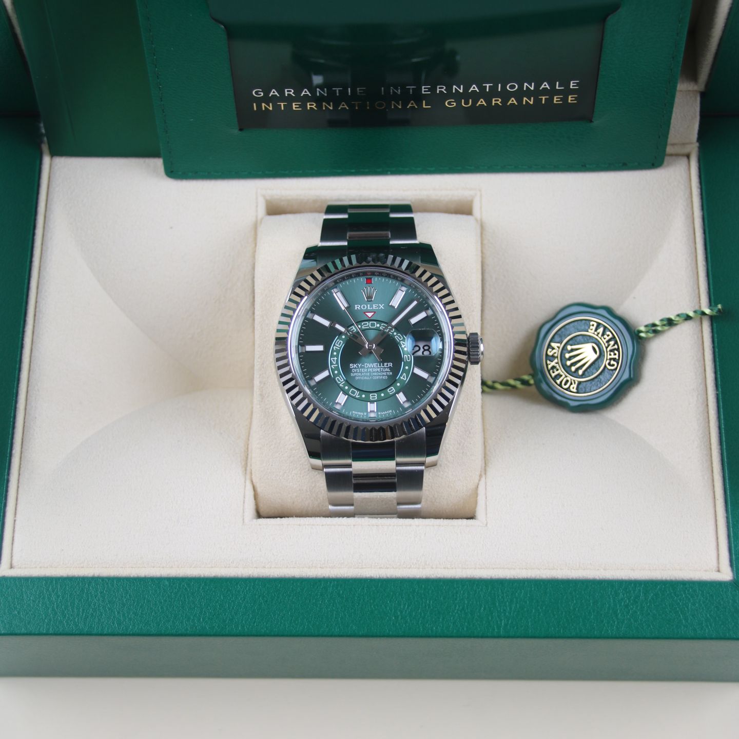 Rolex Sky-Dweller 336934 (2023) - Groen wijzerplaat 42mm Goud/Staal (8/8)