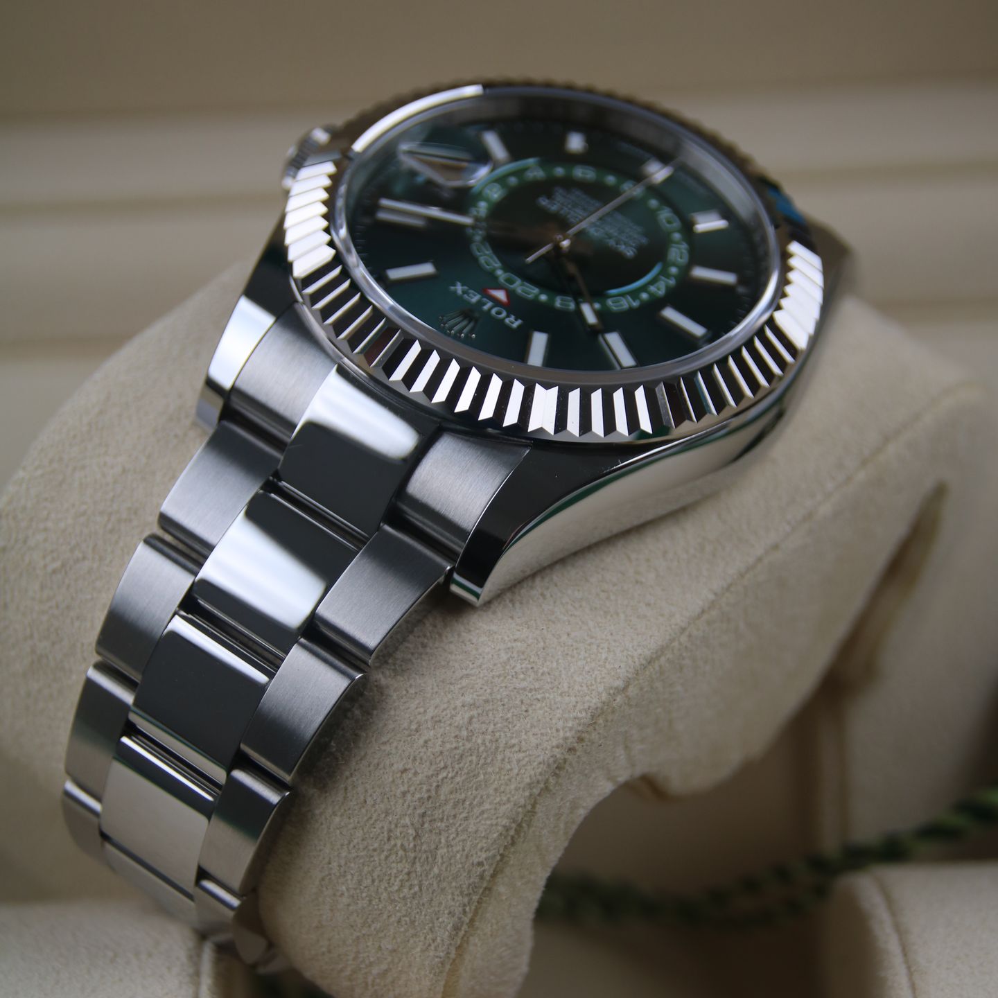 Rolex Sky-Dweller 336934 (2023) - Groen wijzerplaat 42mm Goud/Staal (5/8)