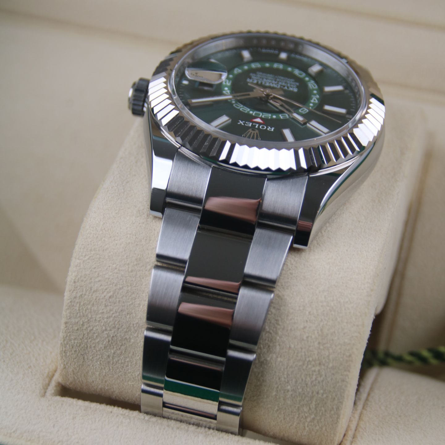 Rolex Sky-Dweller 336934 (2023) - Groen wijzerplaat 42mm Goud/Staal (4/8)