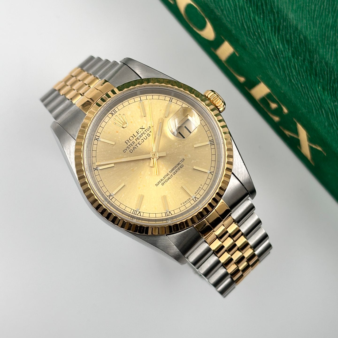 Rolex Datejust 36 16233 (2000) - Champagne dial 36 mm Gold/Steel case (1/7)