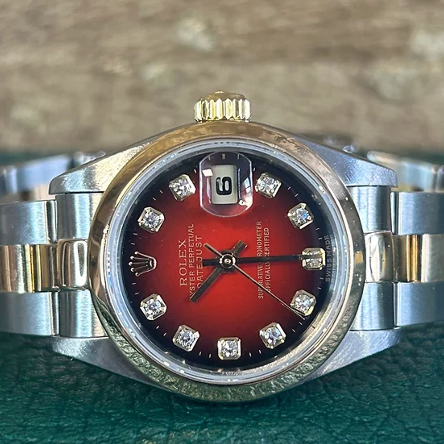 Rolex Lady-Datejust 69163 (1996) - Champagne wijzerplaat 26mm Goud/Staal (1/5)