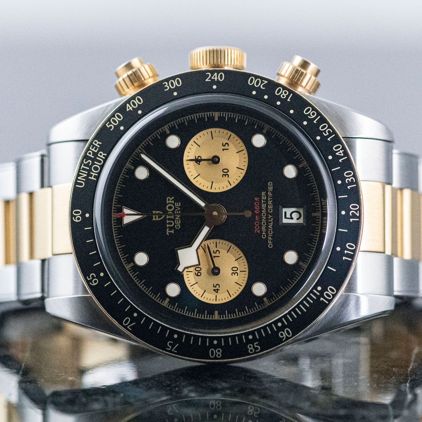 Tudor Black Bay Chrono M79363N-0001 (2020) - Black dial 41 mm Gold/Steel case (2/8)