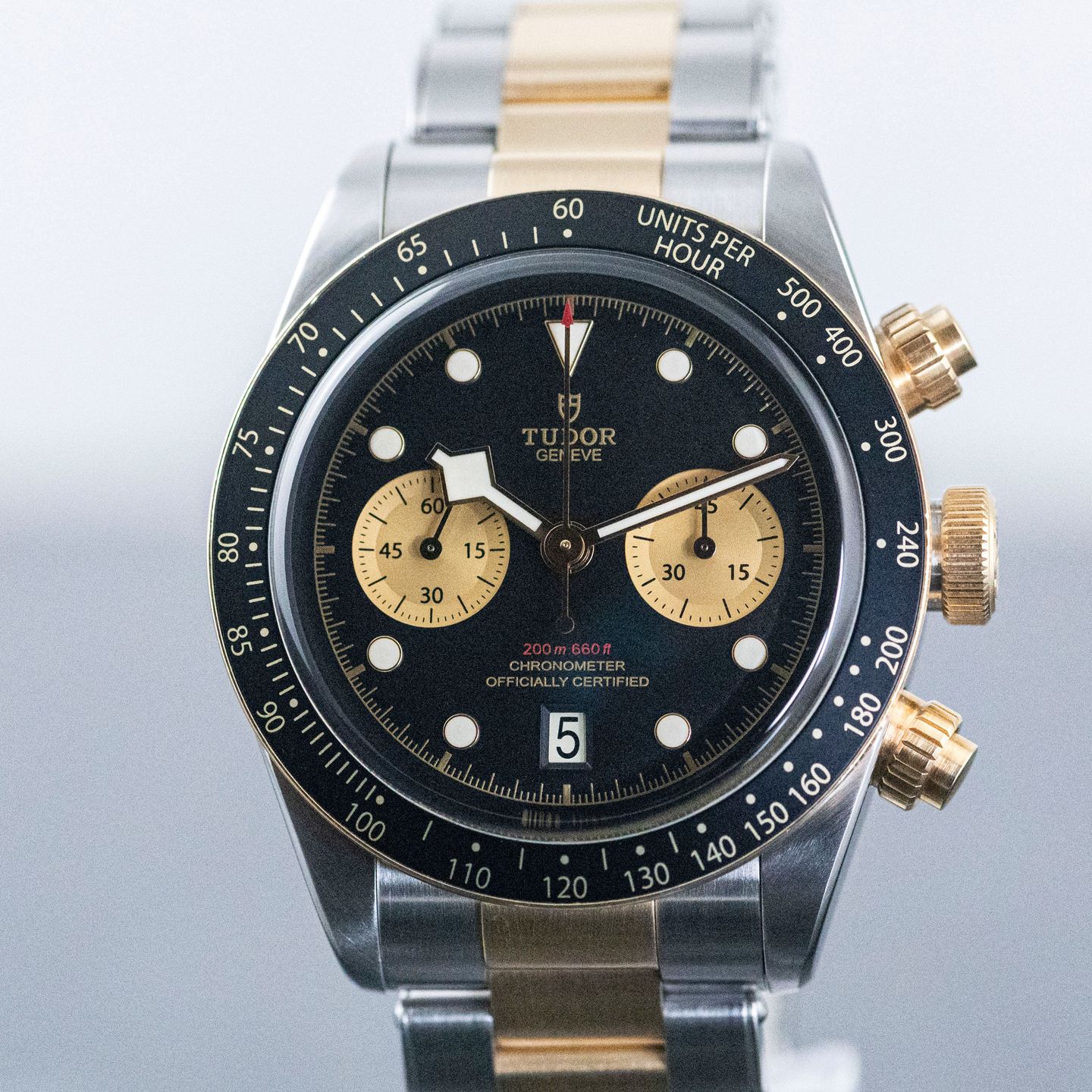Tudor Black Bay Chrono M79363N-0001 (2020) - Black dial 41 mm Gold/Steel case (5/8)
