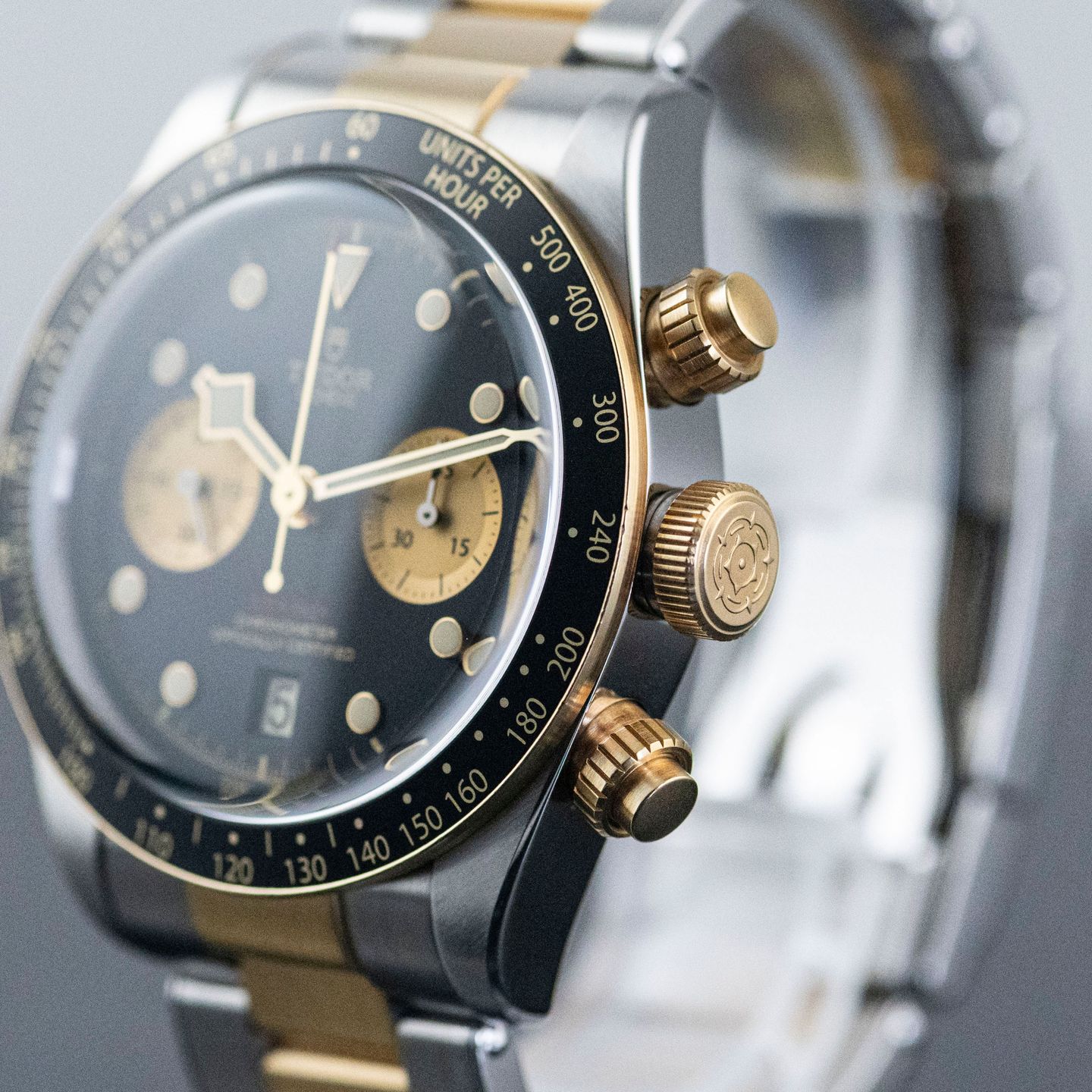 Tudor Black Bay Chrono M79363N-0001 (2020) - Black dial 41 mm Gold/Steel case (7/8)