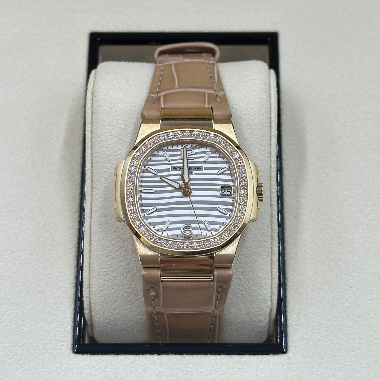 Patek Philippe Nautilus 7010R-011 (2020) - Zilver wijzerplaat 32mm Roségoud (3/8)