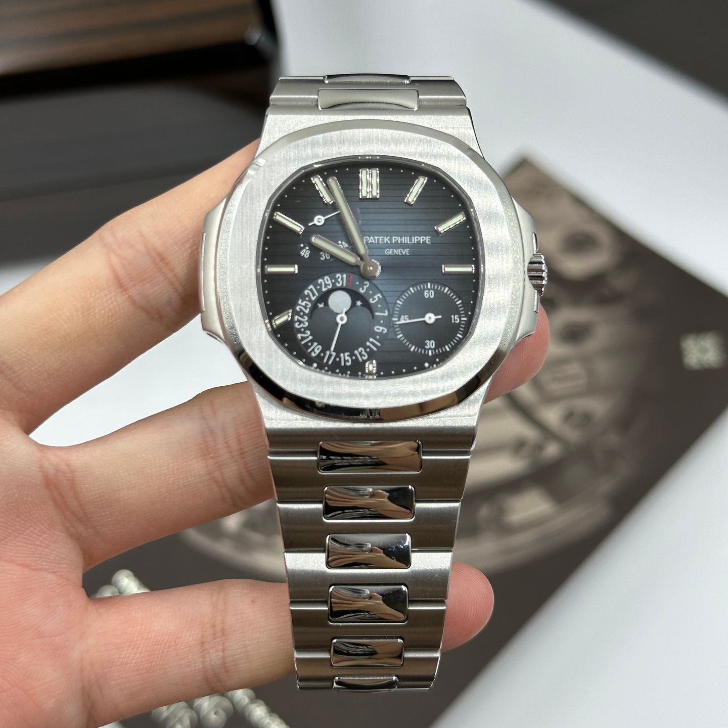 Patek Philippe Nautilus 5712/1A-001 - (1/4)