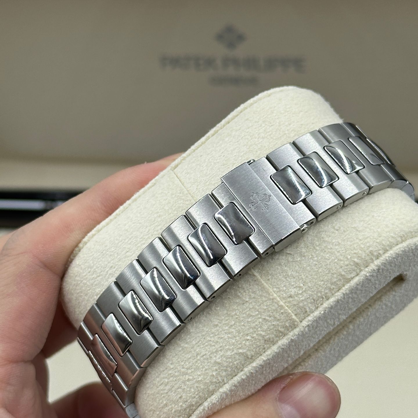 Patek Philippe Nautilus 5712/1A-001 - (4/4)