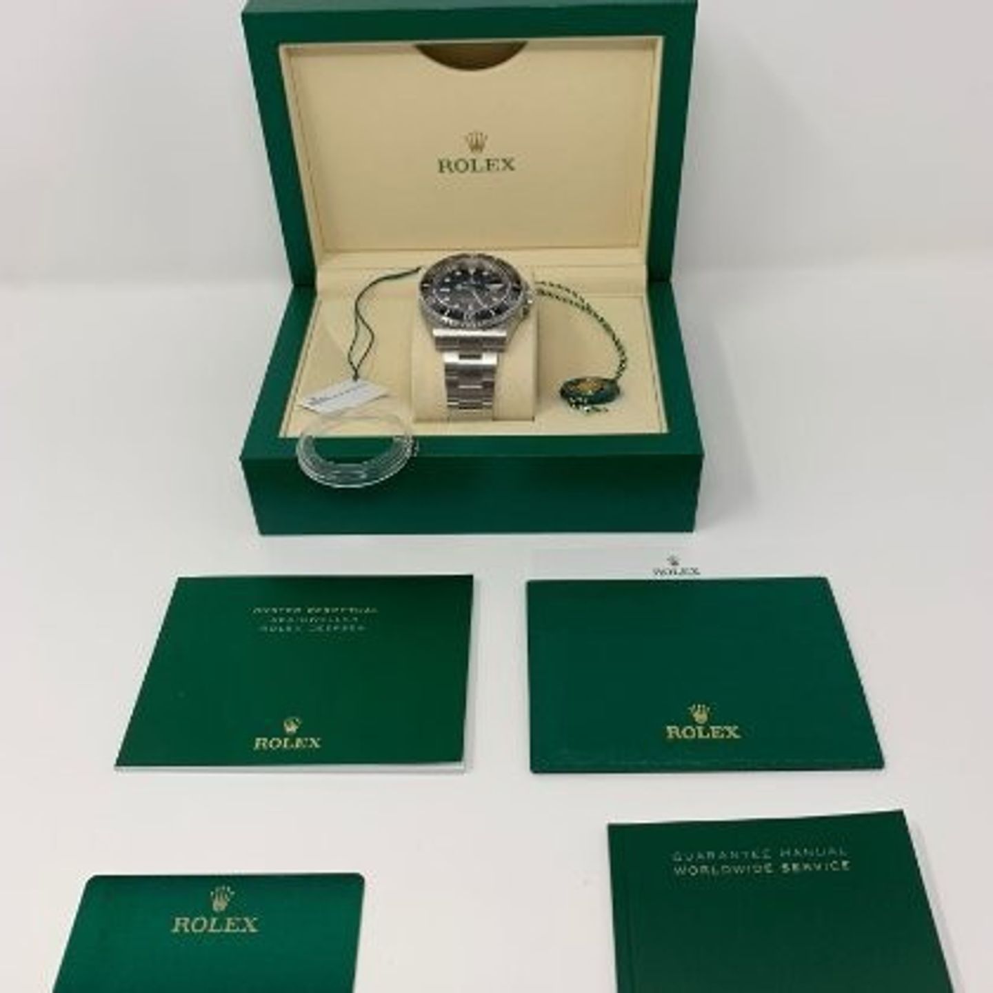 Rolex Sea-Dweller 126600 (2021) - Black dial 43 mm Steel case (1/7)