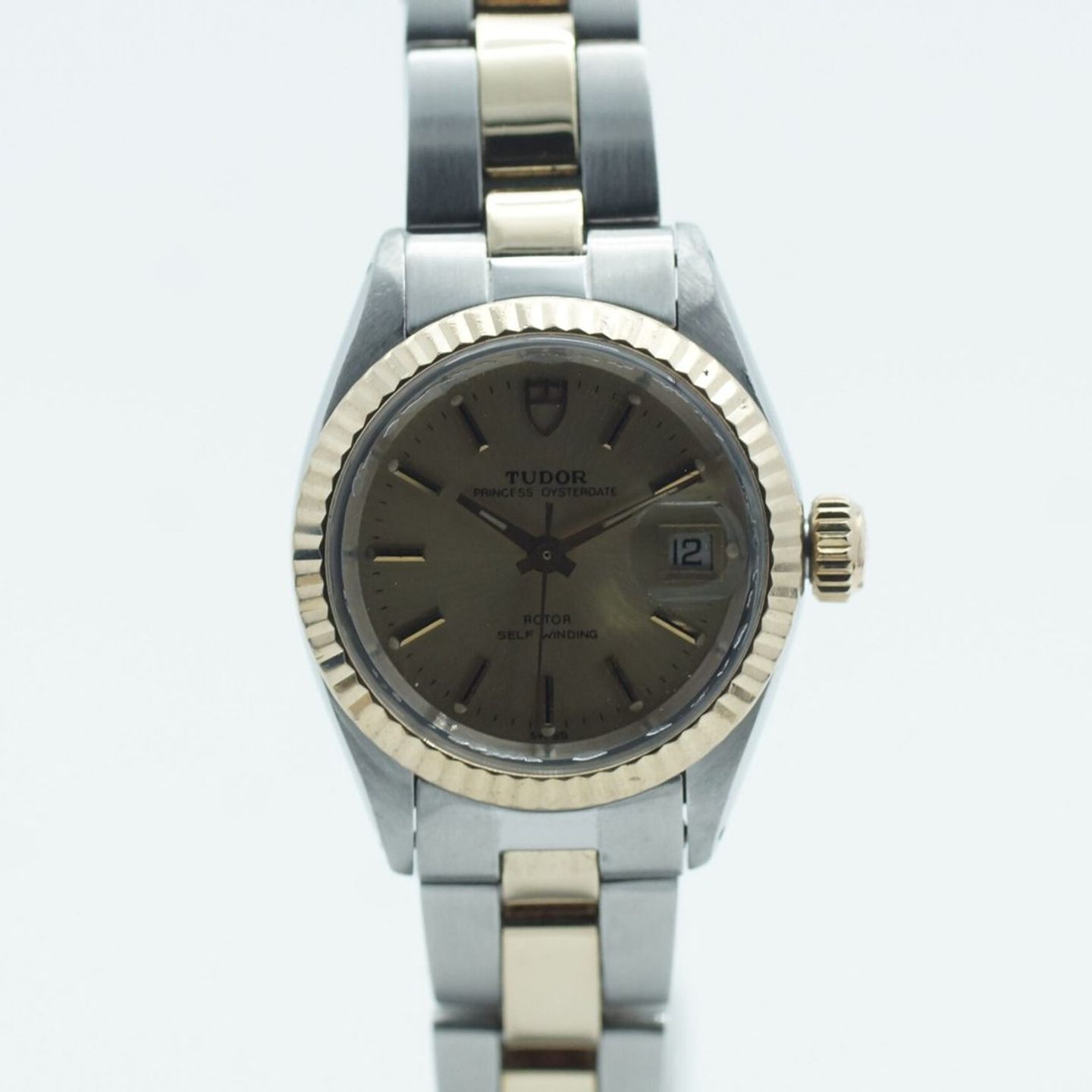 Tudor Prince Date 92413 (1990) - Champagne dial 25 mm Gold/Steel case (2/8)